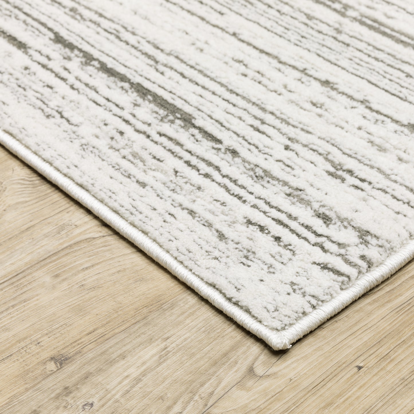 Montecito 4154W White Distressed Rug