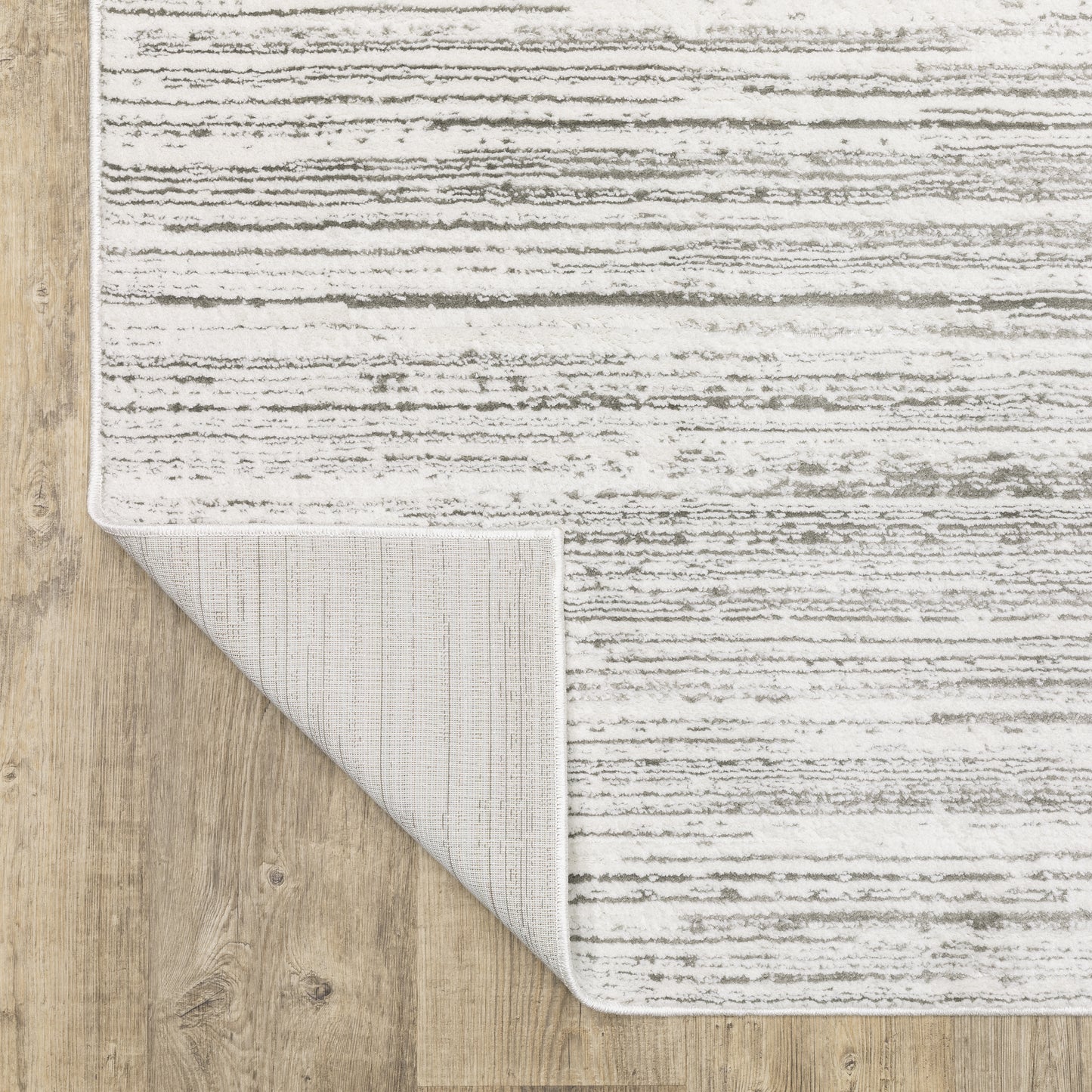 Montecito Distressed White/ Grey Abstract Cut Pile Rug