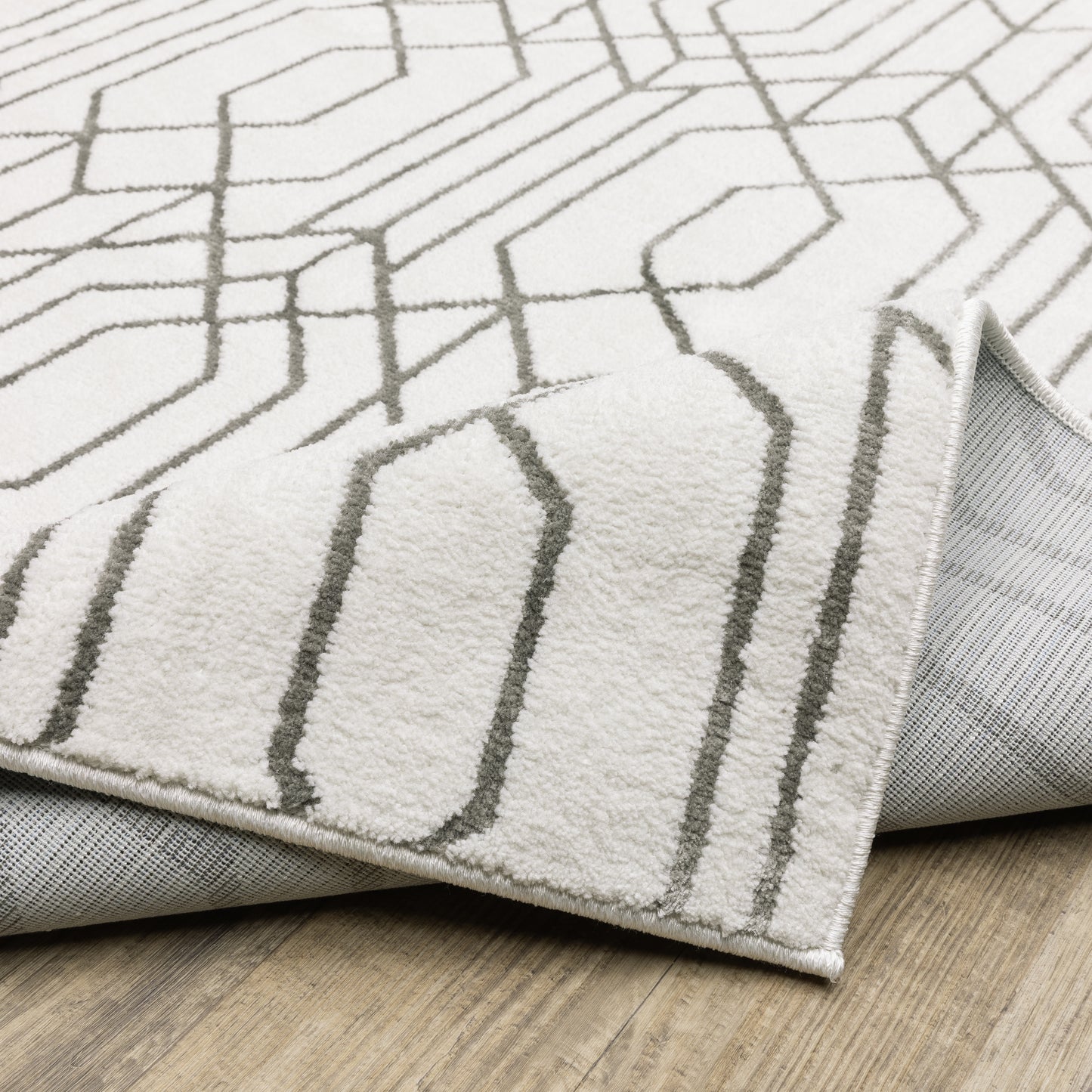Montecito Geometric White/ Grey Cut Pile Rug