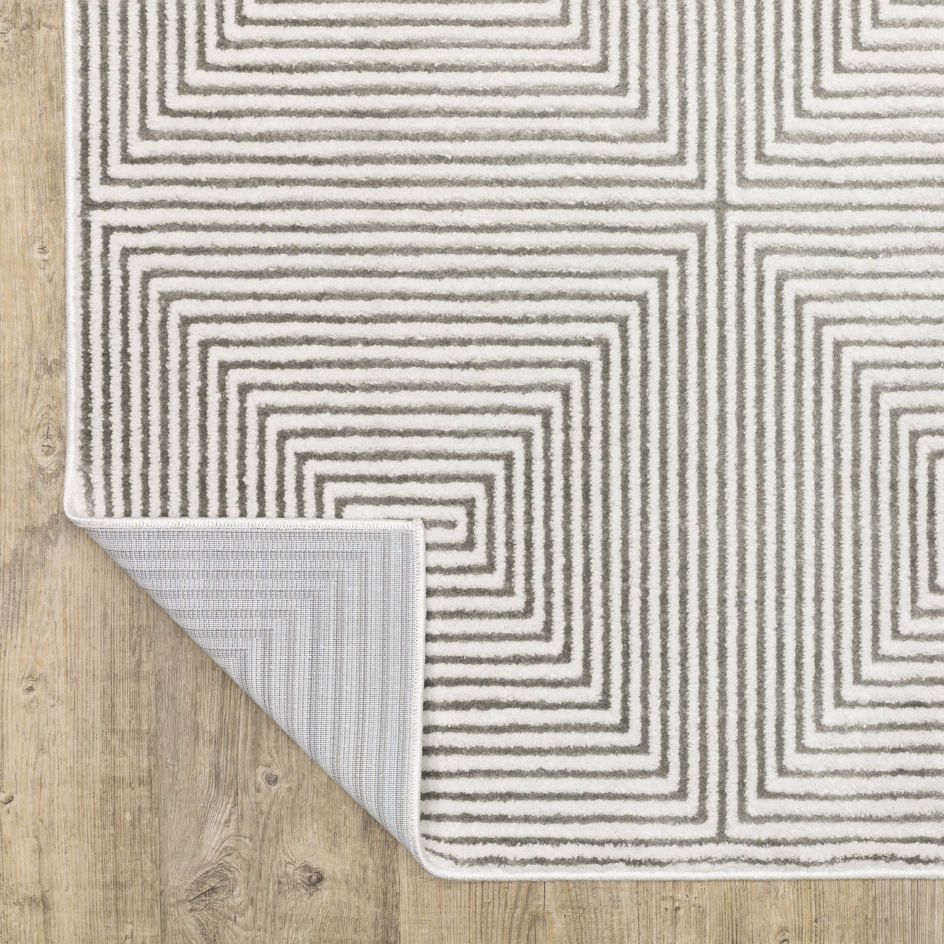 Montecito Geometric Grey/ White Cut Pile Rug