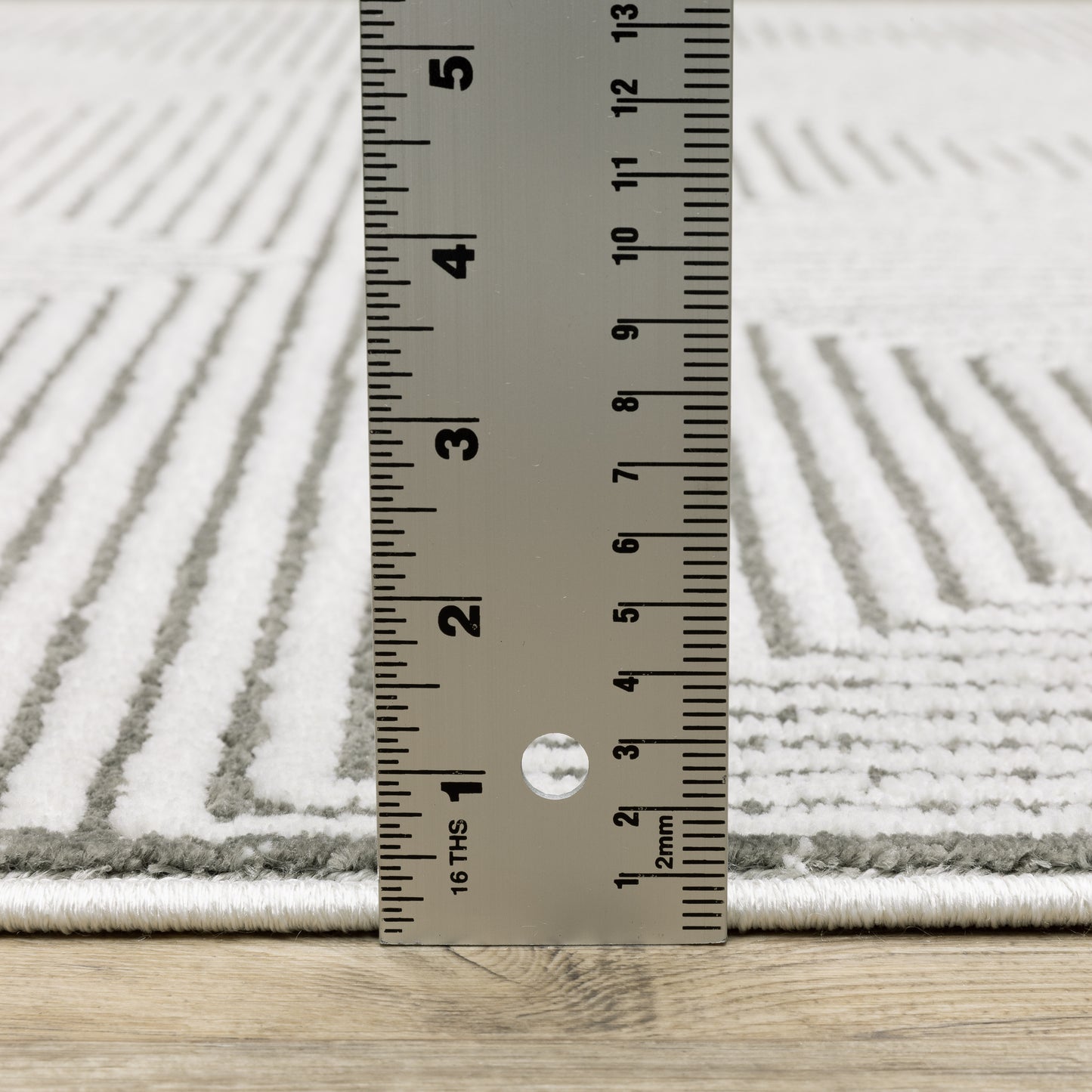 Montecito Geometric Grey/ White Cut Pile Rug