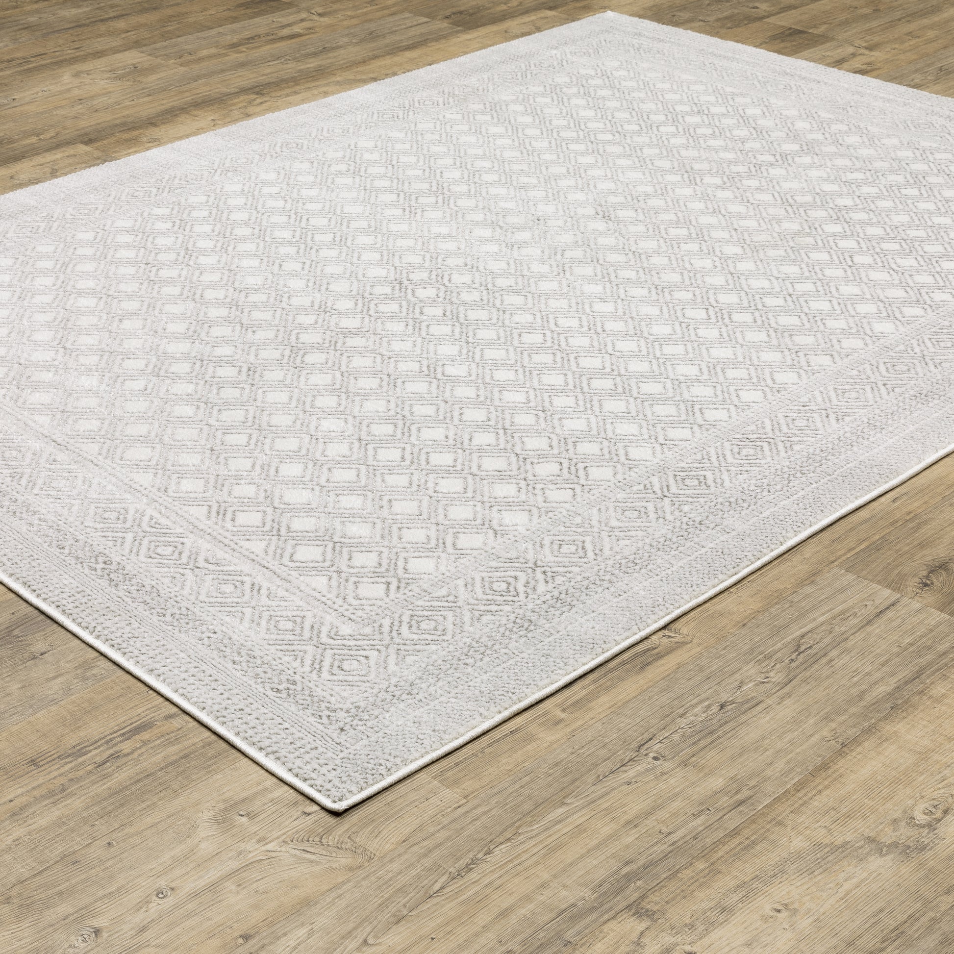 Montecito 094W8 White Distressed Rug
