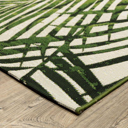 Naples Botanical Green/ Ivory Outdoor Flat Weave Rug