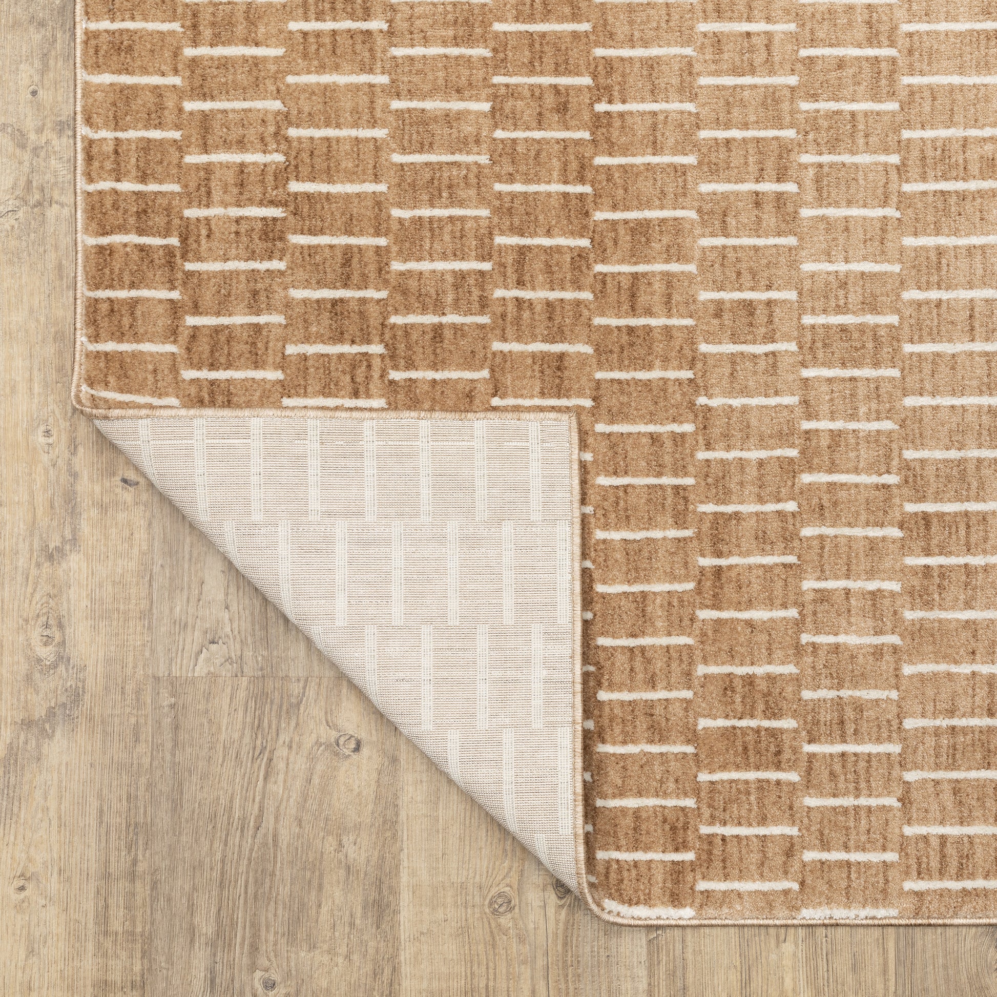 Oliver Geometric Rust/ Beige Cut Pile Rug