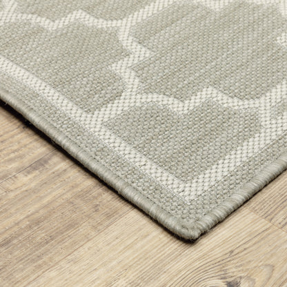 Portofino Outdoor Grey/ Ivory Trefoil Flat Weave Rug
