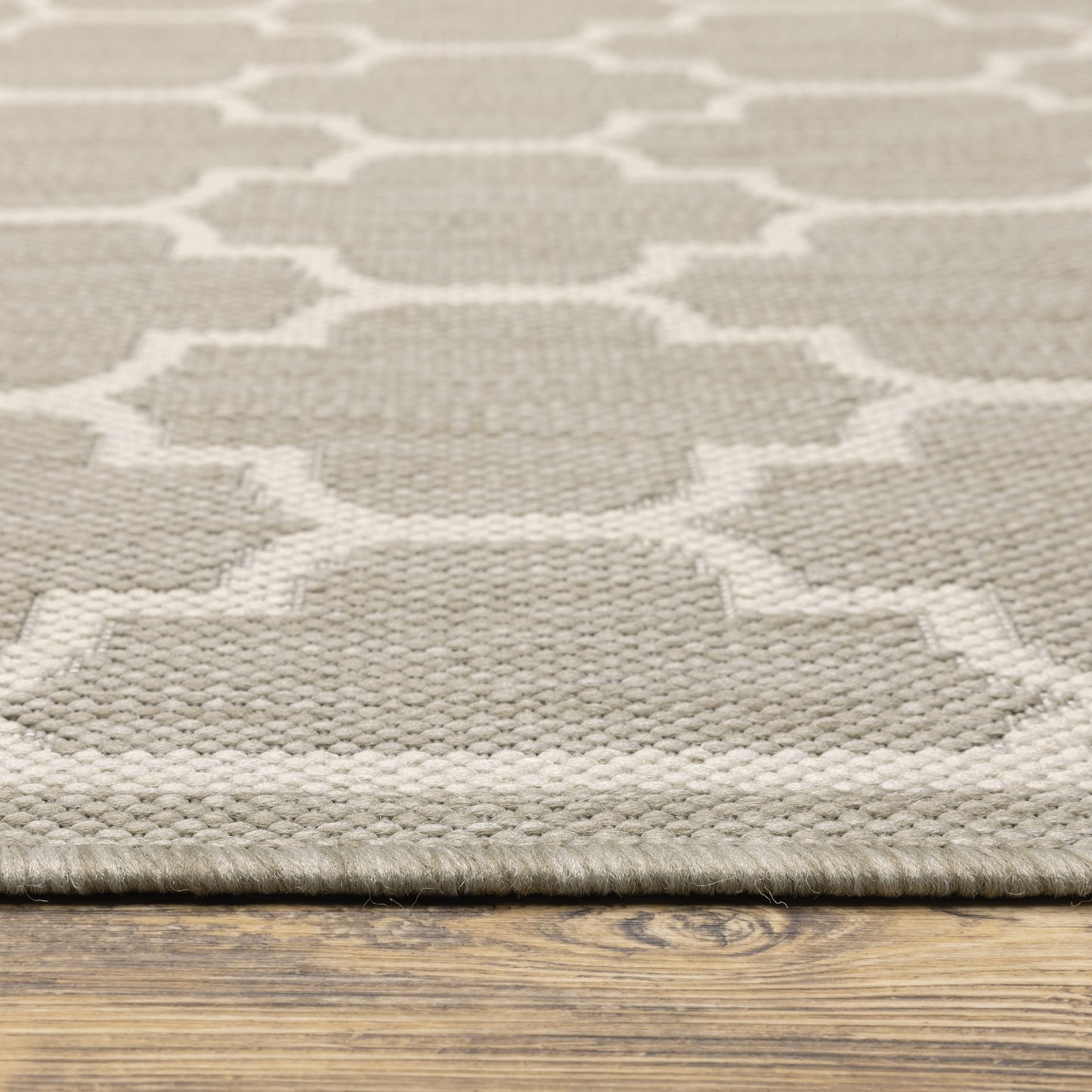 Portofino Outdoor Grey/ Ivory Trefoil Flat Weave Rug