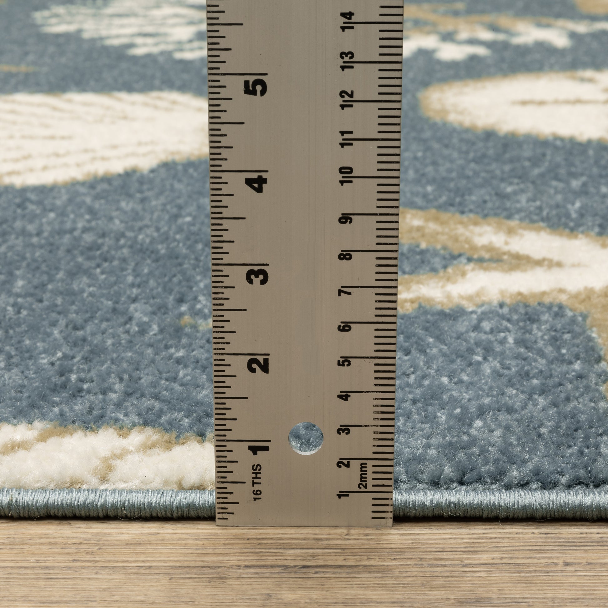 Quinn Novelty Blue/ Beige Cut Pile Rug