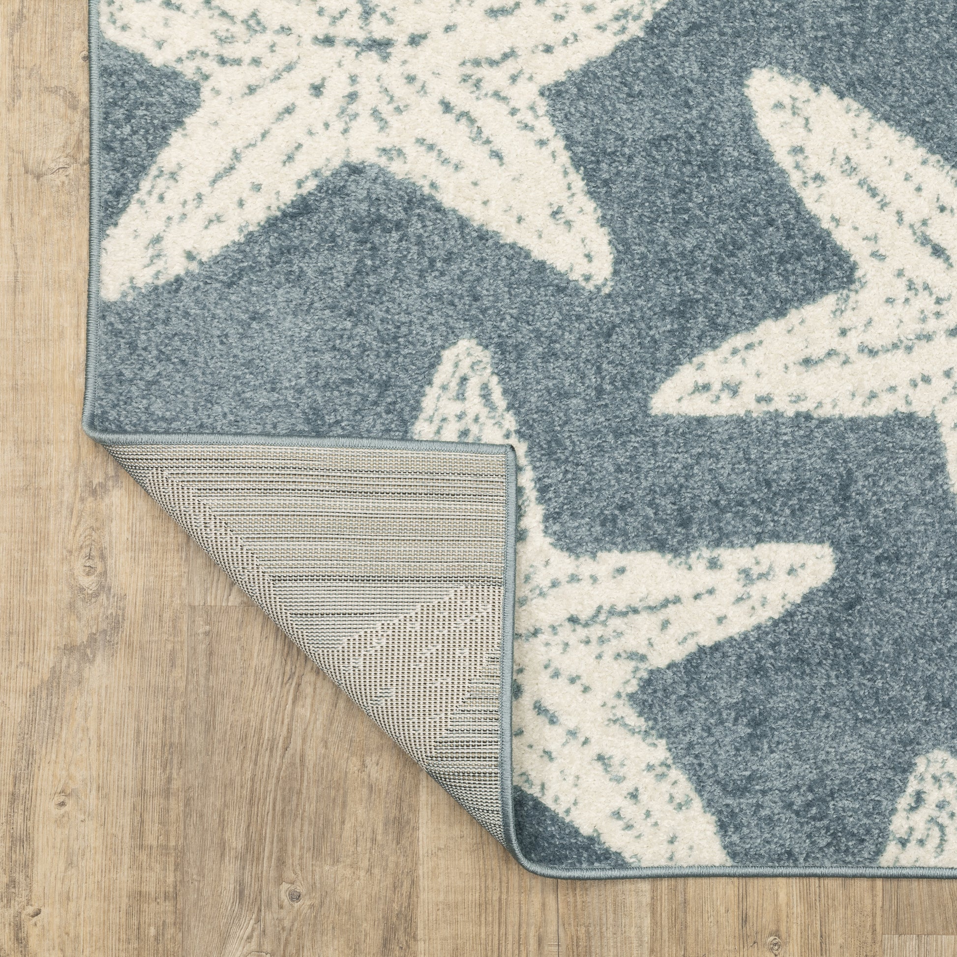 Quinn Novelty Blue/ Ivory Cut Pile Rug