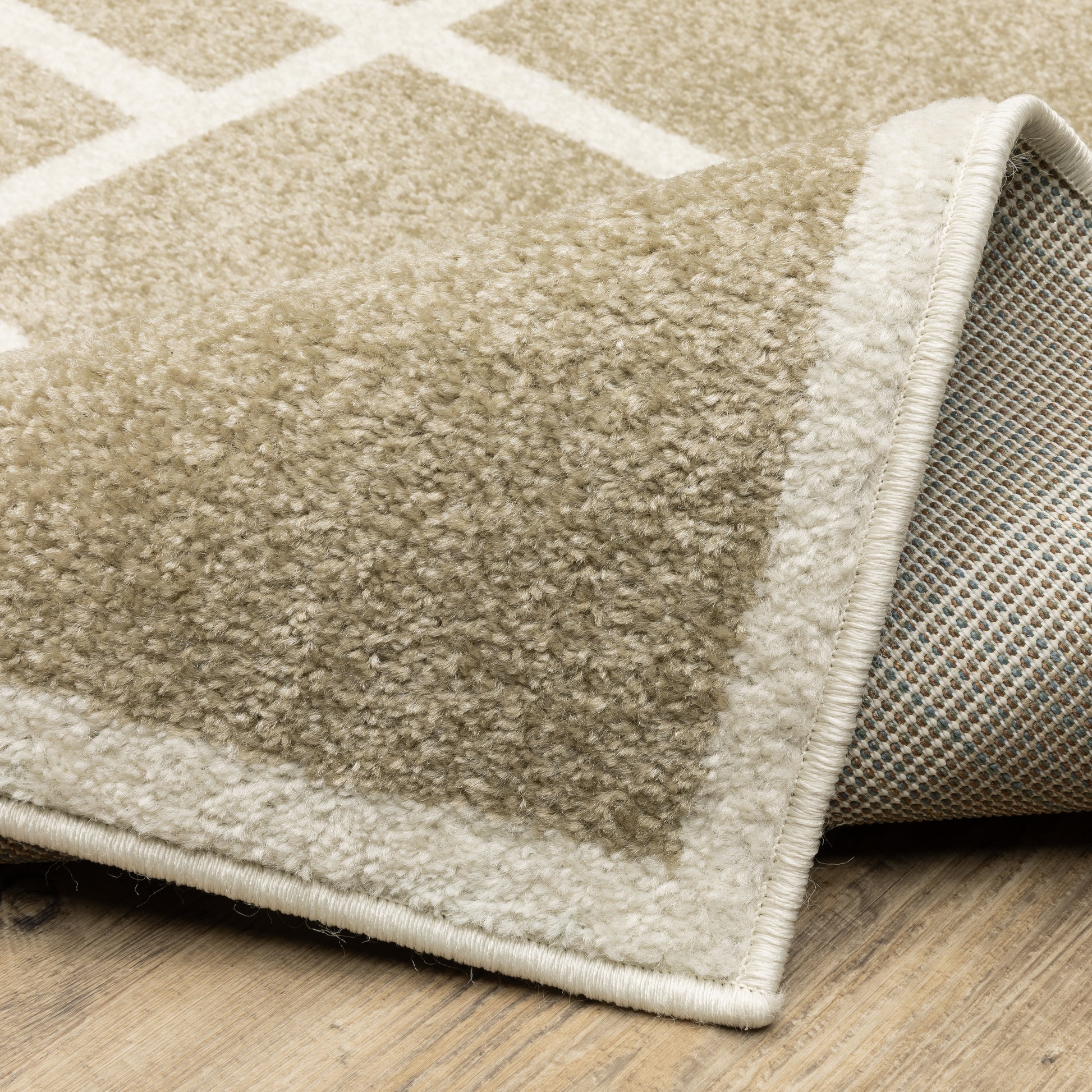 Quinn Geometric Beige/ Ivory Abstract Cut Pile Rug