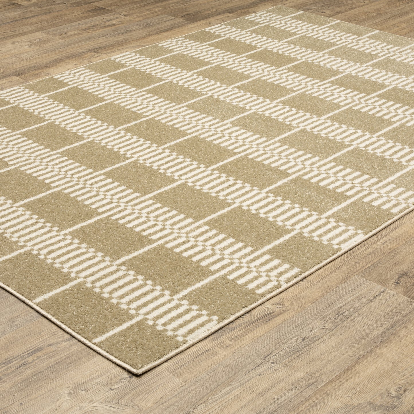 Quinn Geometric Beige/ Ivory Cut Pile Rug