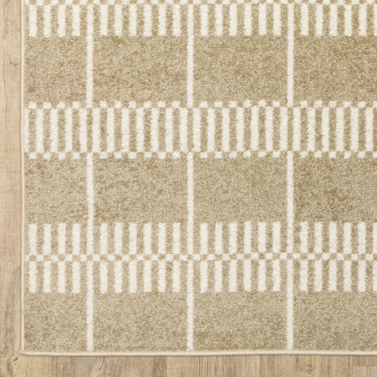 Quinn Geometric Beige/ Ivory Cut Pile Rug