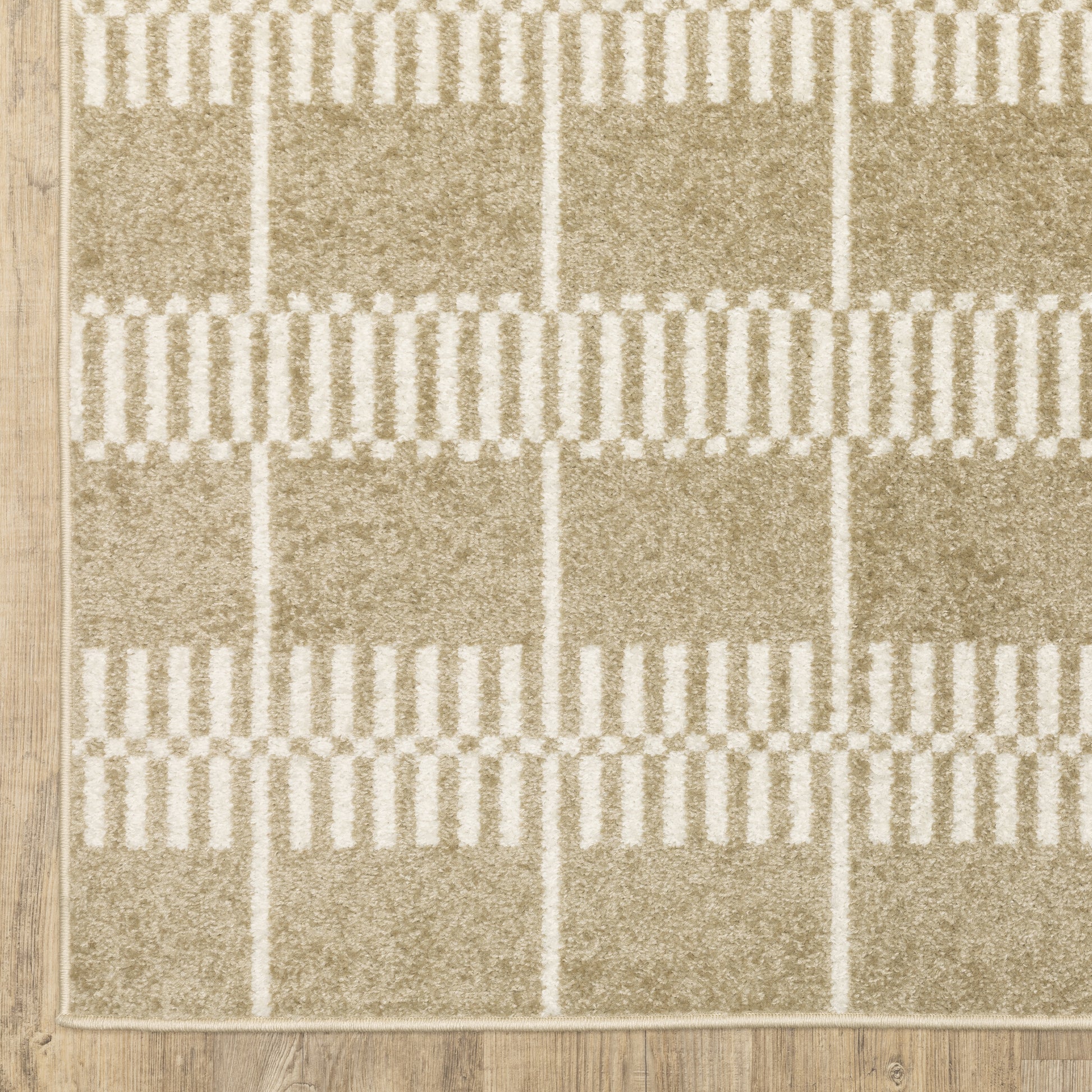 Quinn Geometric Beige/ Ivory Cut Pile Rug
