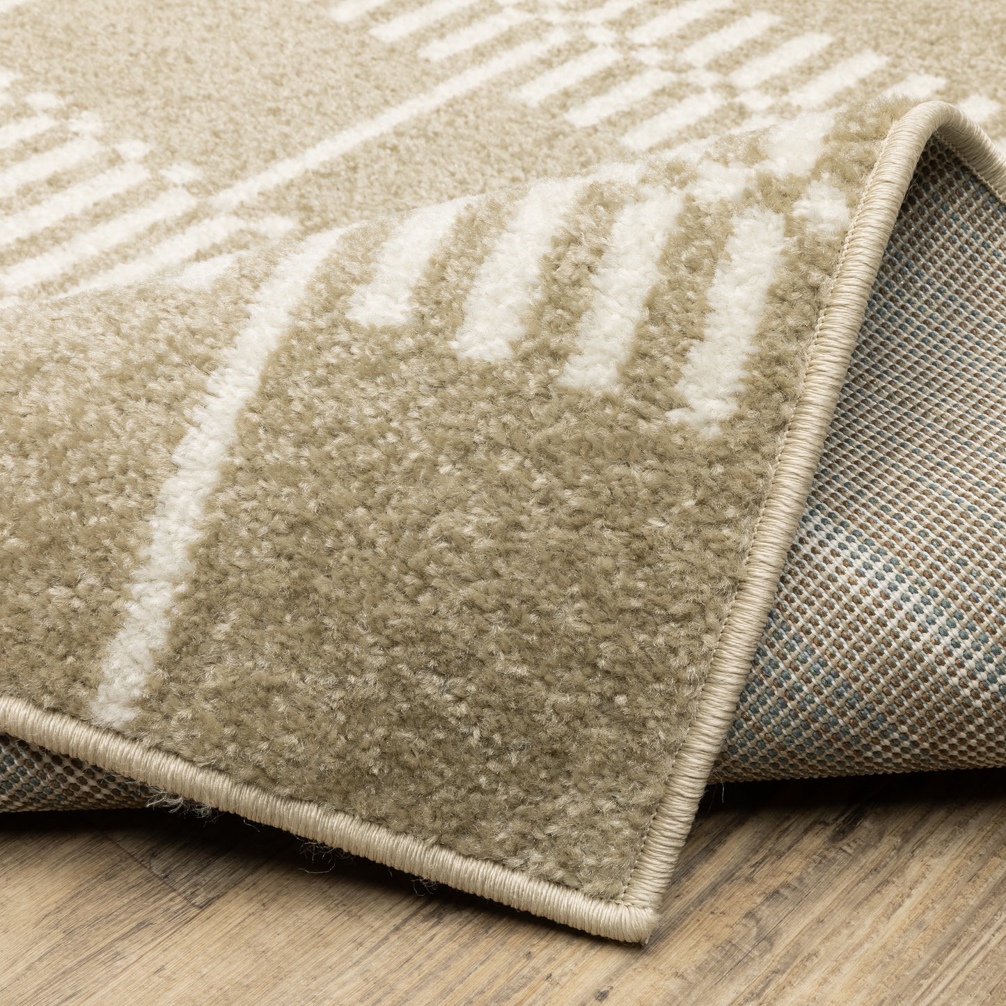 Quinn Geometric Beige/ Ivory Cut Pile Rug
