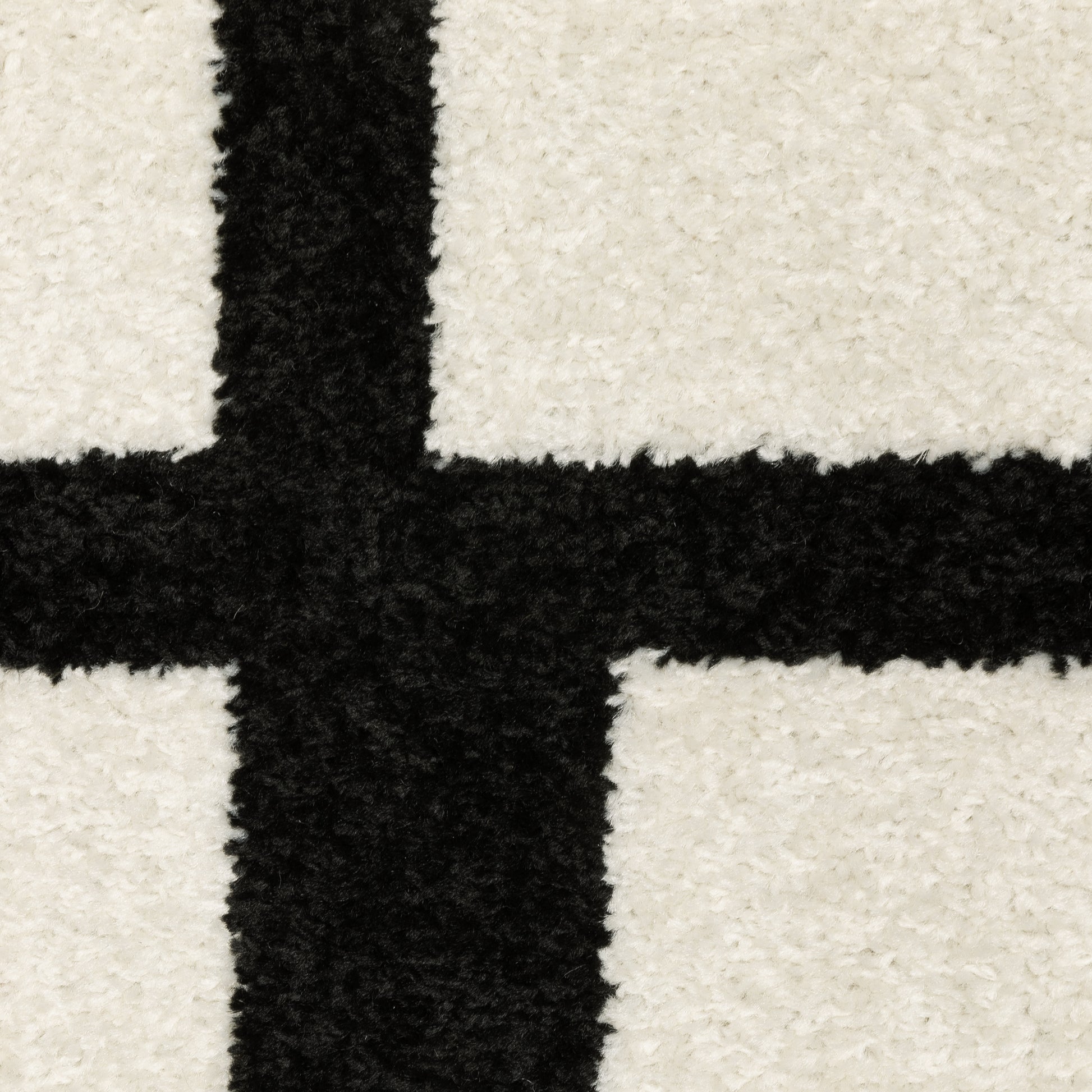 Quinn Circles Ivory/ Black Abstract Cut Pile Rug