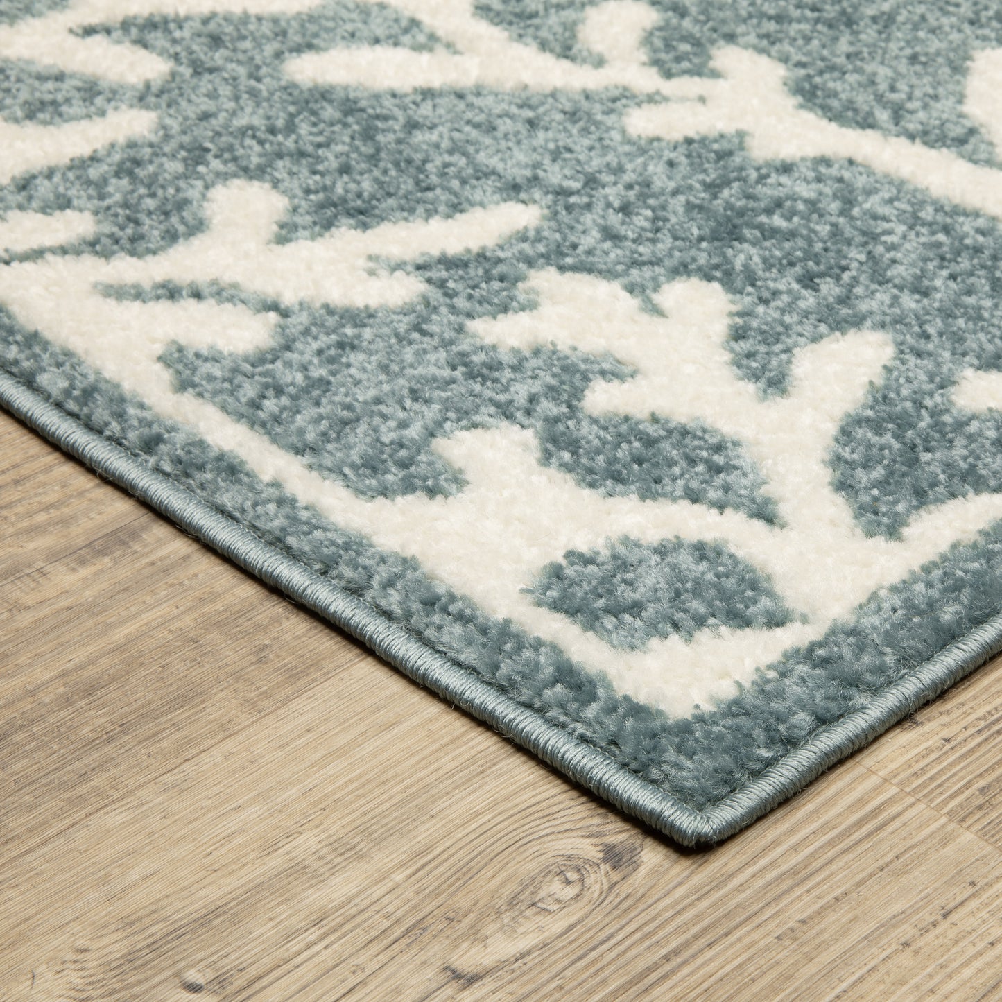 Quinn Novelty Blue/ Ivory Border Cut Pile Rug