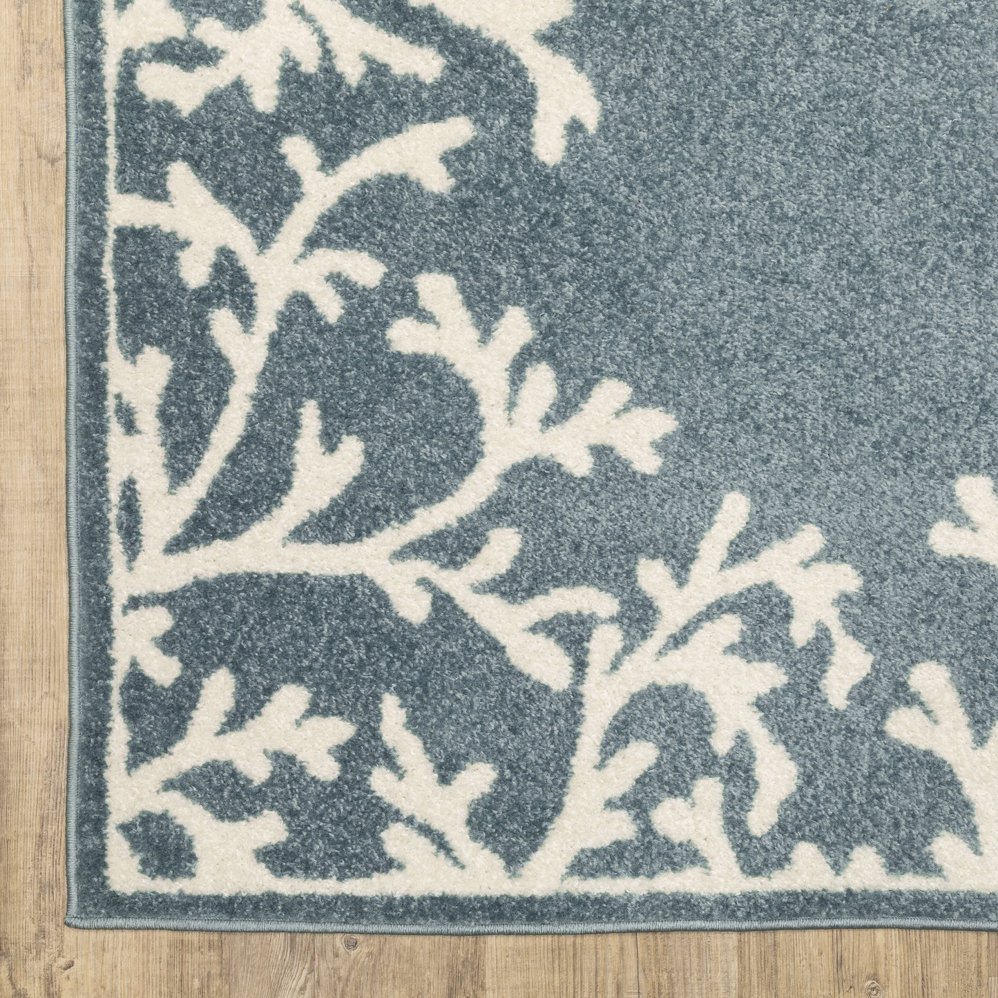 Quinn Novelty Blue/ Ivory Border Cut Pile Rug