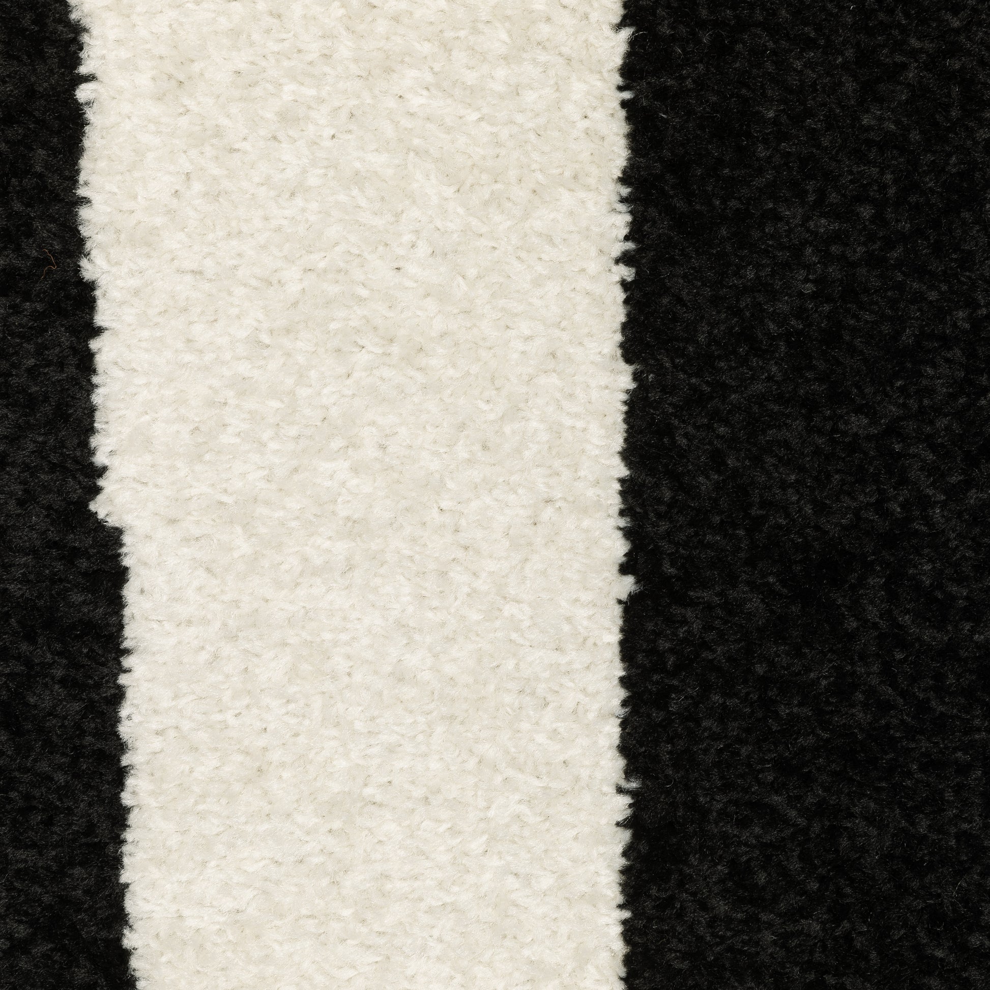 Quinn Abstract Black/ Ivory Cut Pile Rug