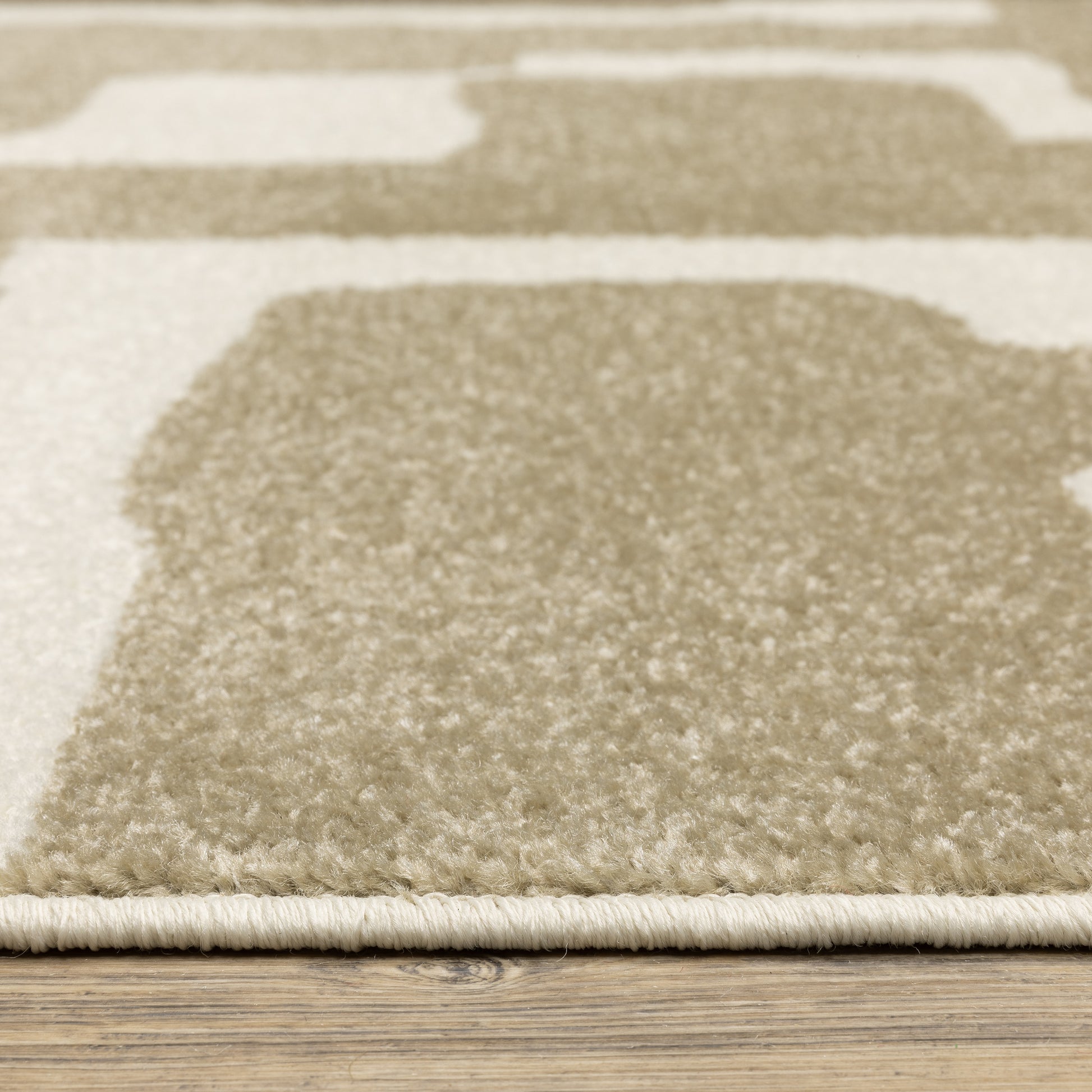 Quinn Abstract Beige/ Ivory Cut Pile Rug
