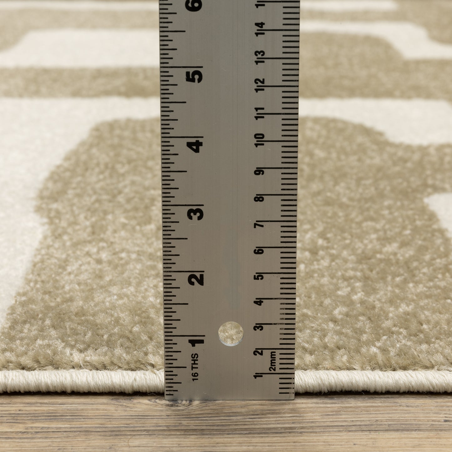 Quinn Abstract Beige/ Ivory Cut Pile Rug
