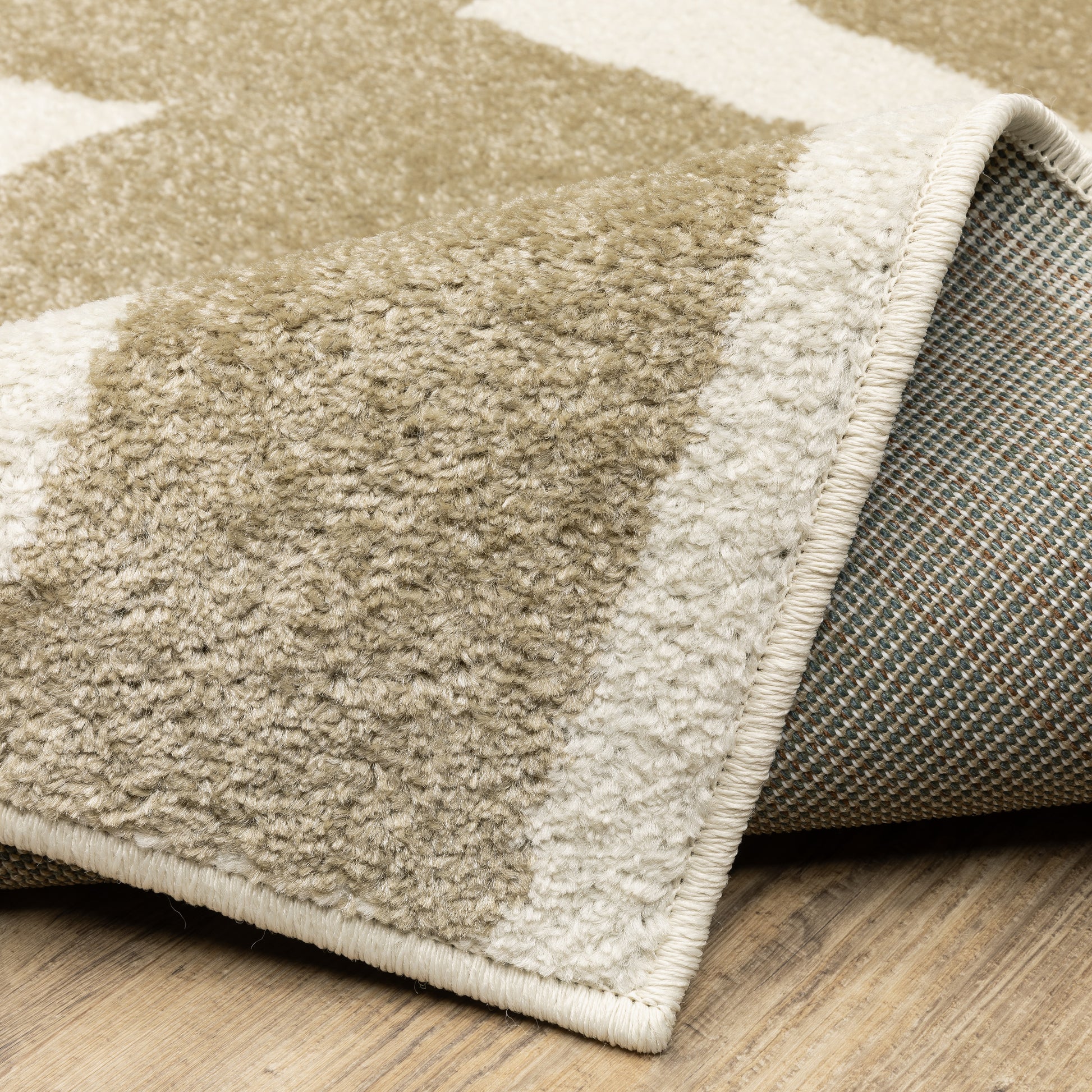 Quinn Abstract Beige/ Ivory Cut Pile Rug