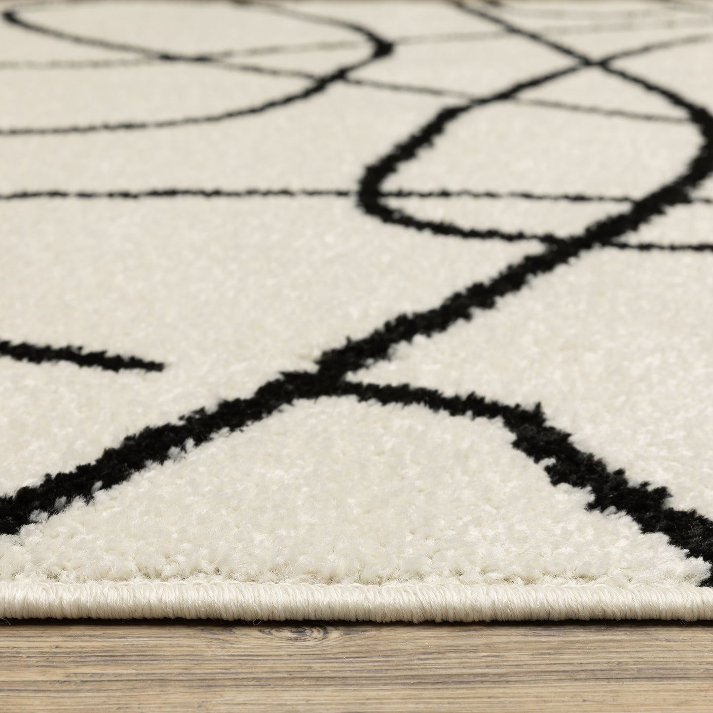 Quinn Abstract Beige/ Black Cut Pile Rug