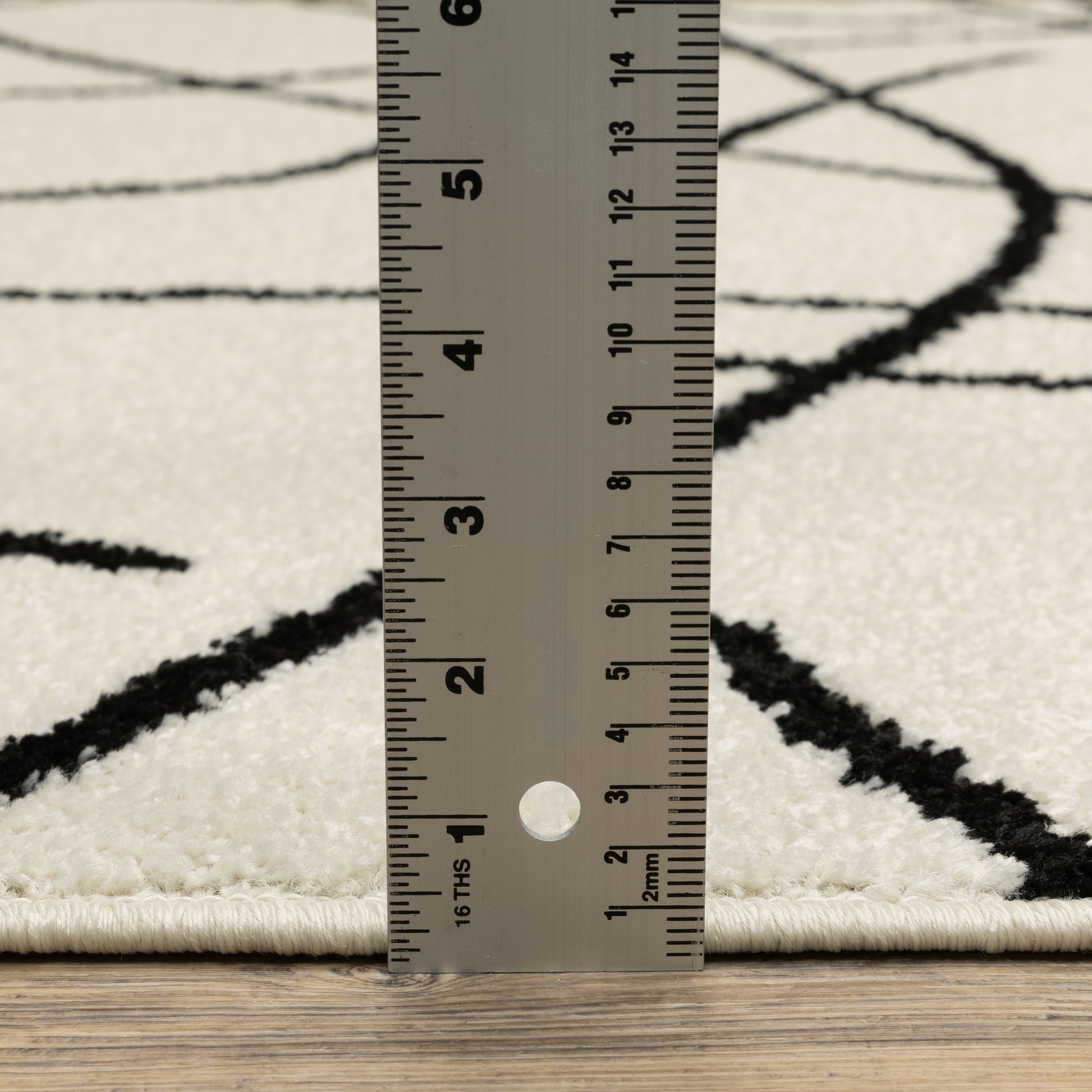 Quinn Abstract Beige/ Black Cut Pile Rug