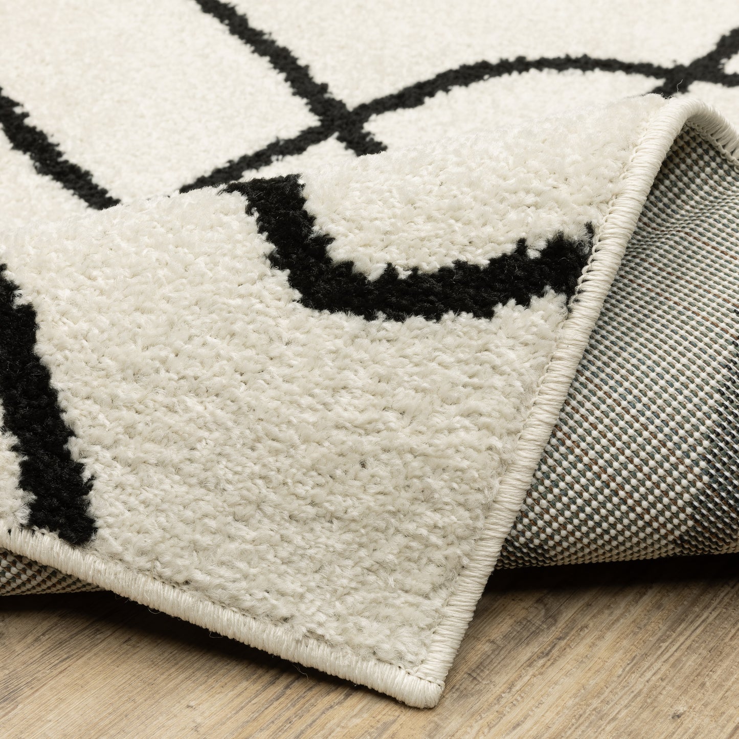 Quinn Abstract Beige/ Black Cut Pile Rug