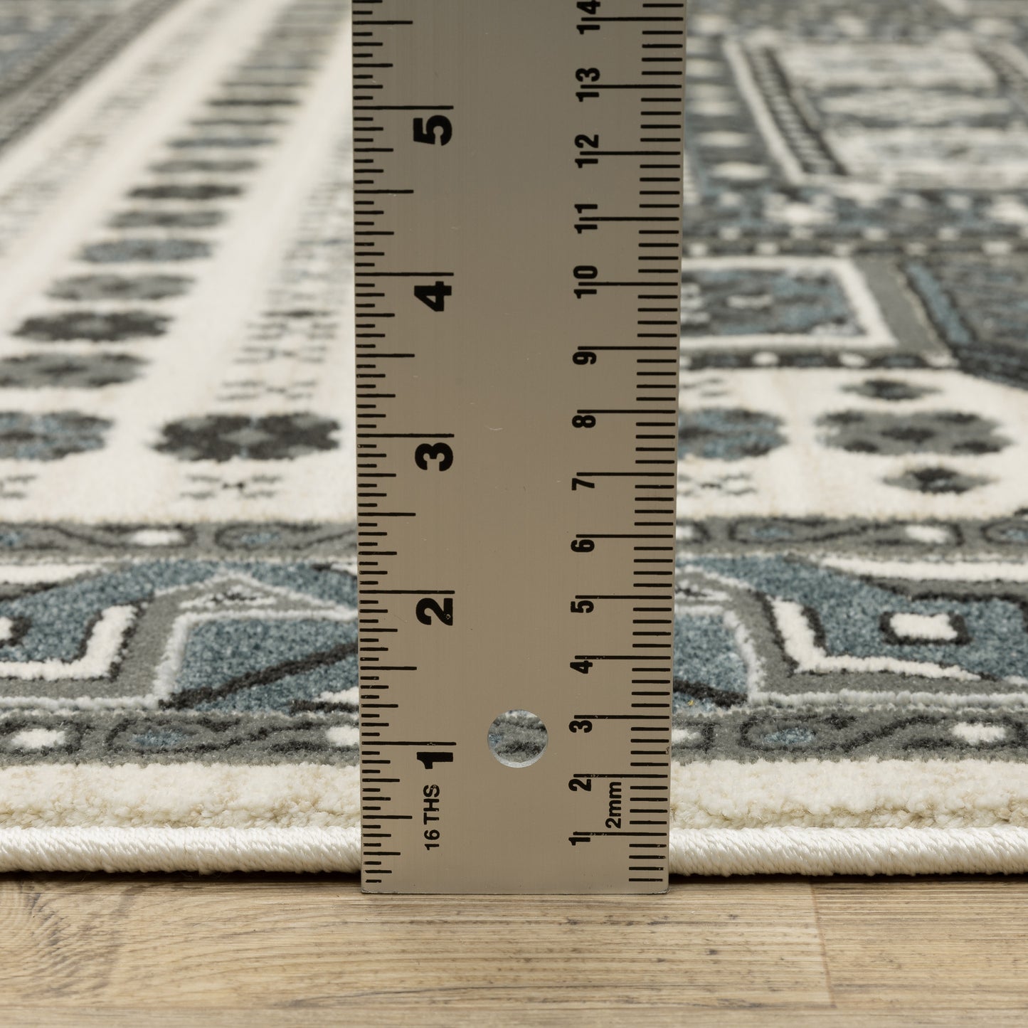 Raylan Oriental Grey/ Blue Geometric Cut Pile Rug