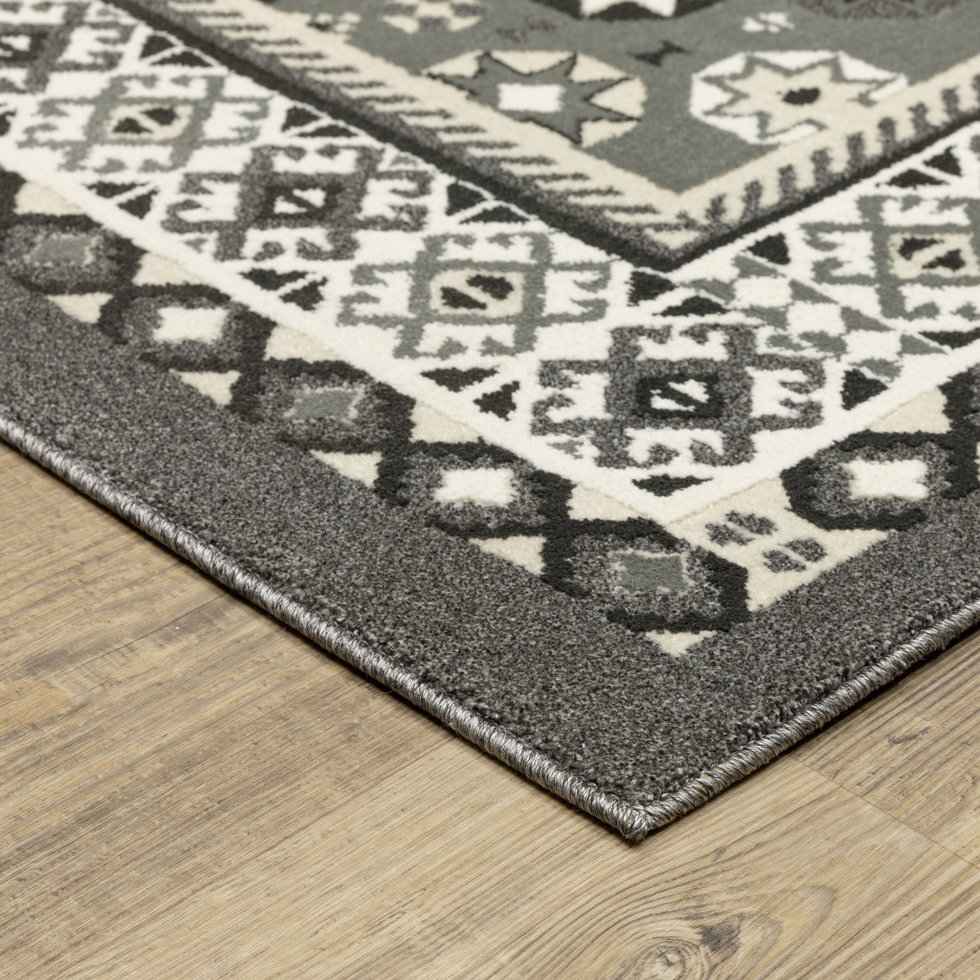 Raylan Medallion Grey/ Ivory Geometric Cut Pile Rug