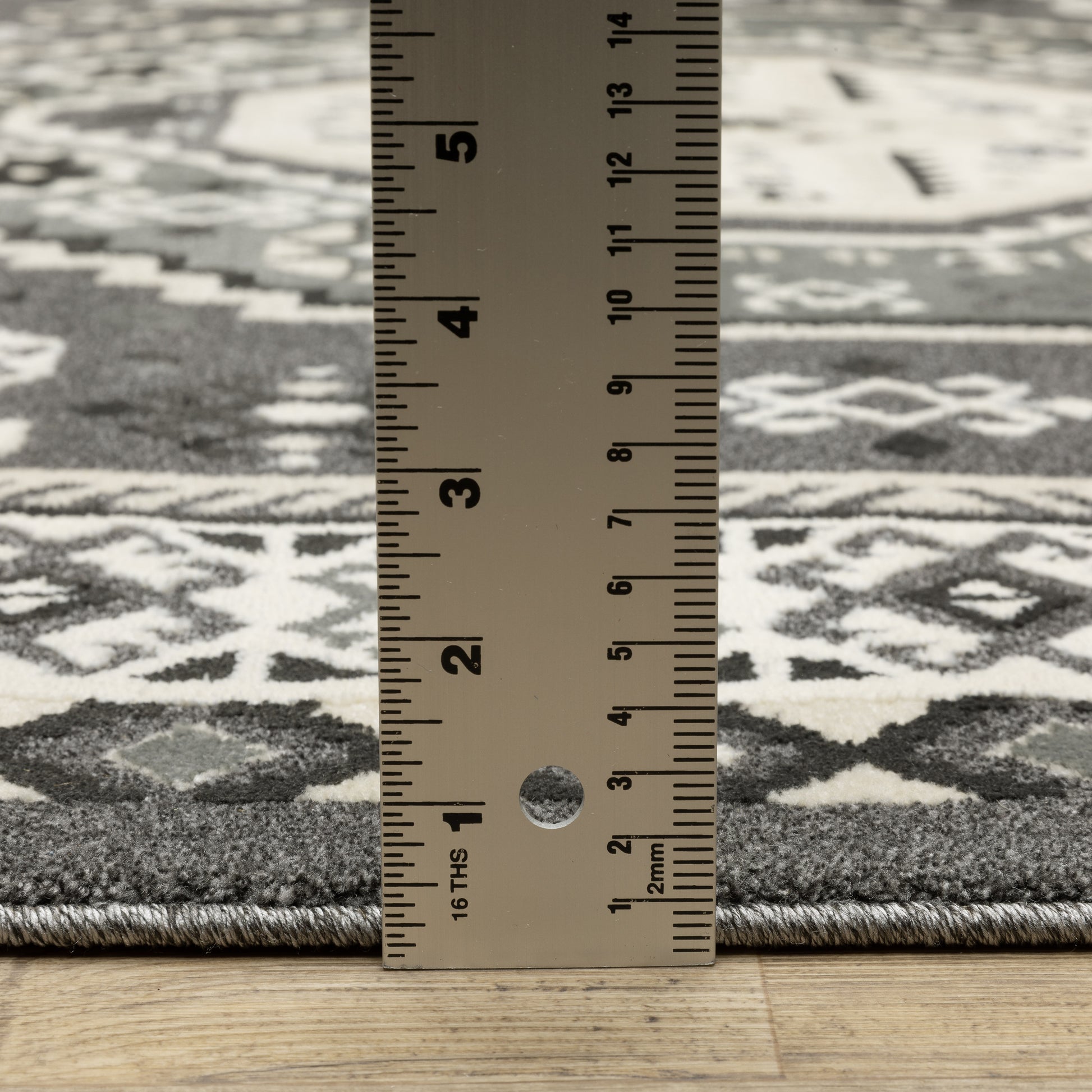 Raylan Medallion Grey/ Ivory Geometric Cut Pile Rug