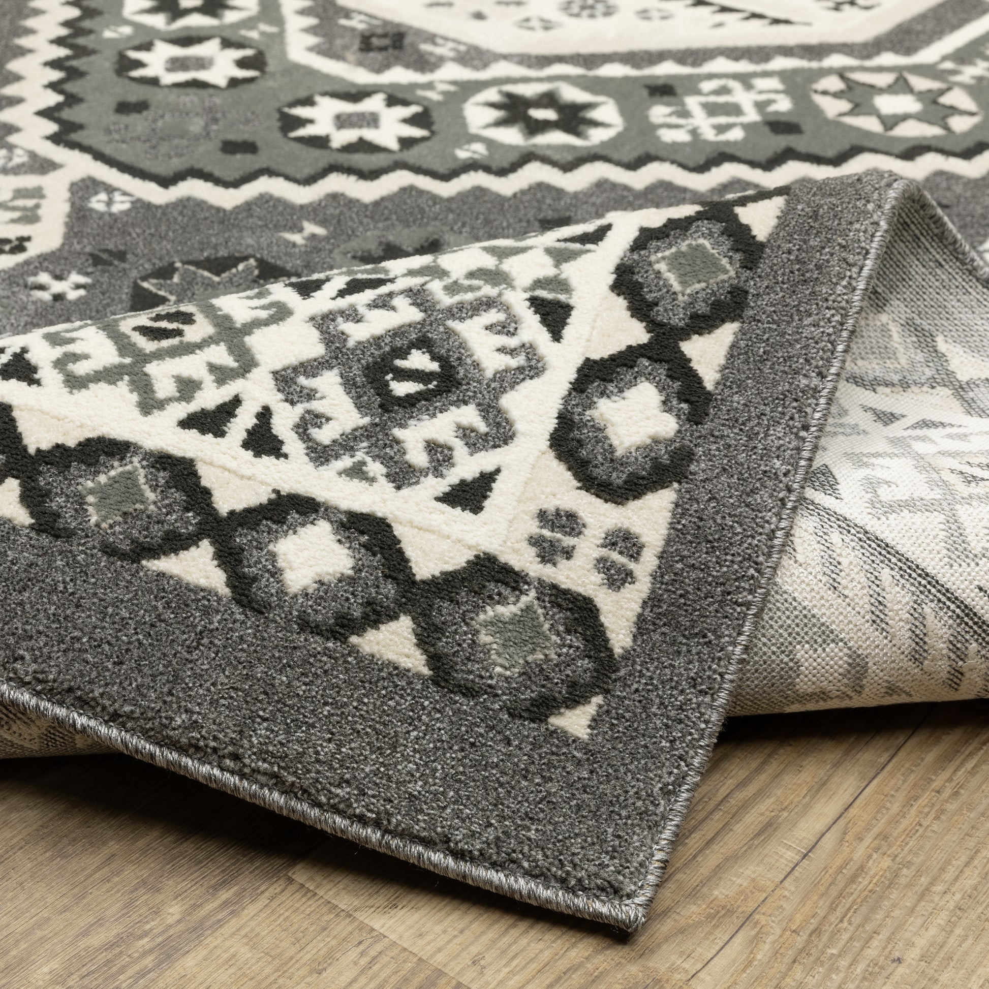 Raylan Medallion Grey/ Ivory Geometric Cut Pile Rug