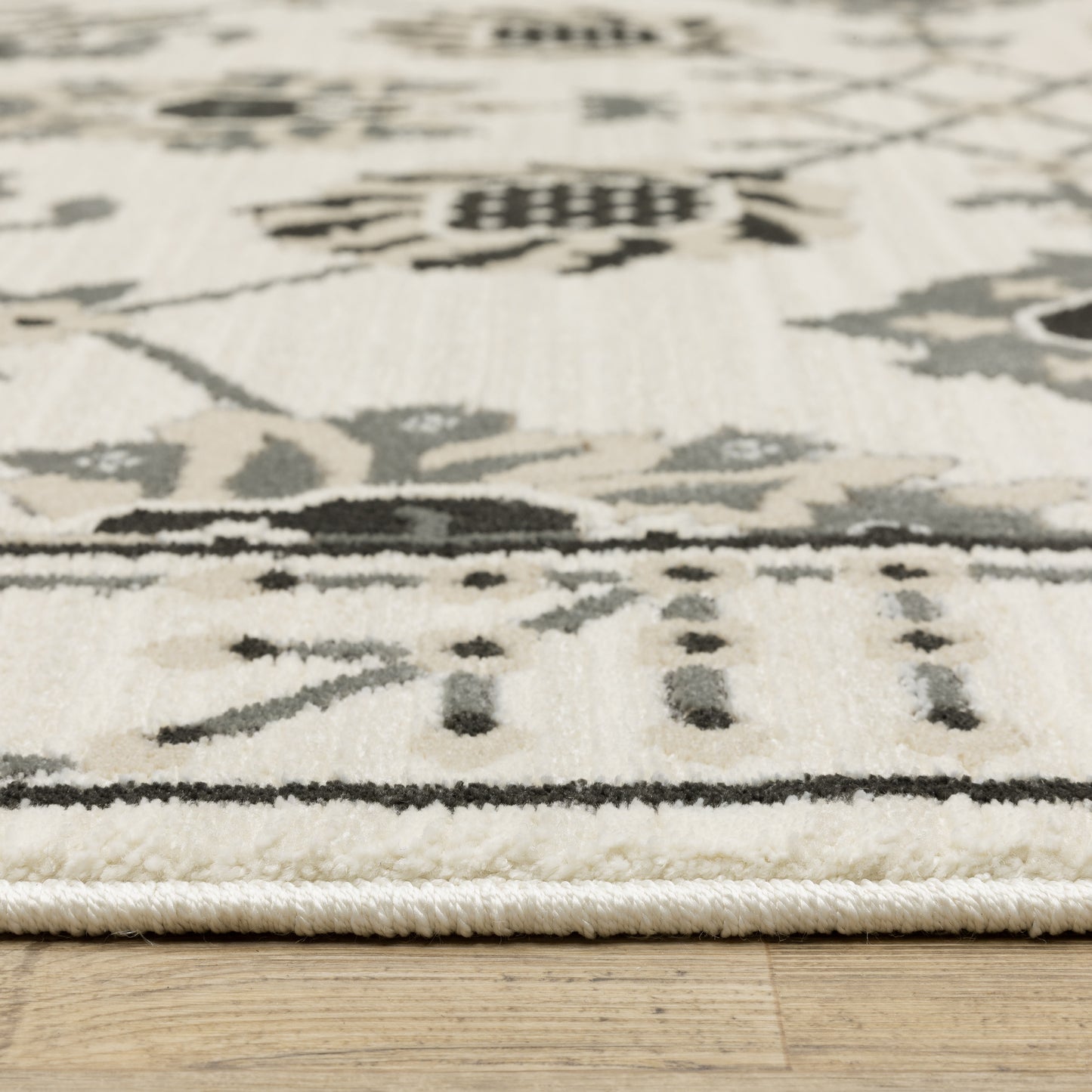 Raylan Floral Ivory/ Grey Oriental Cut Pile Rug