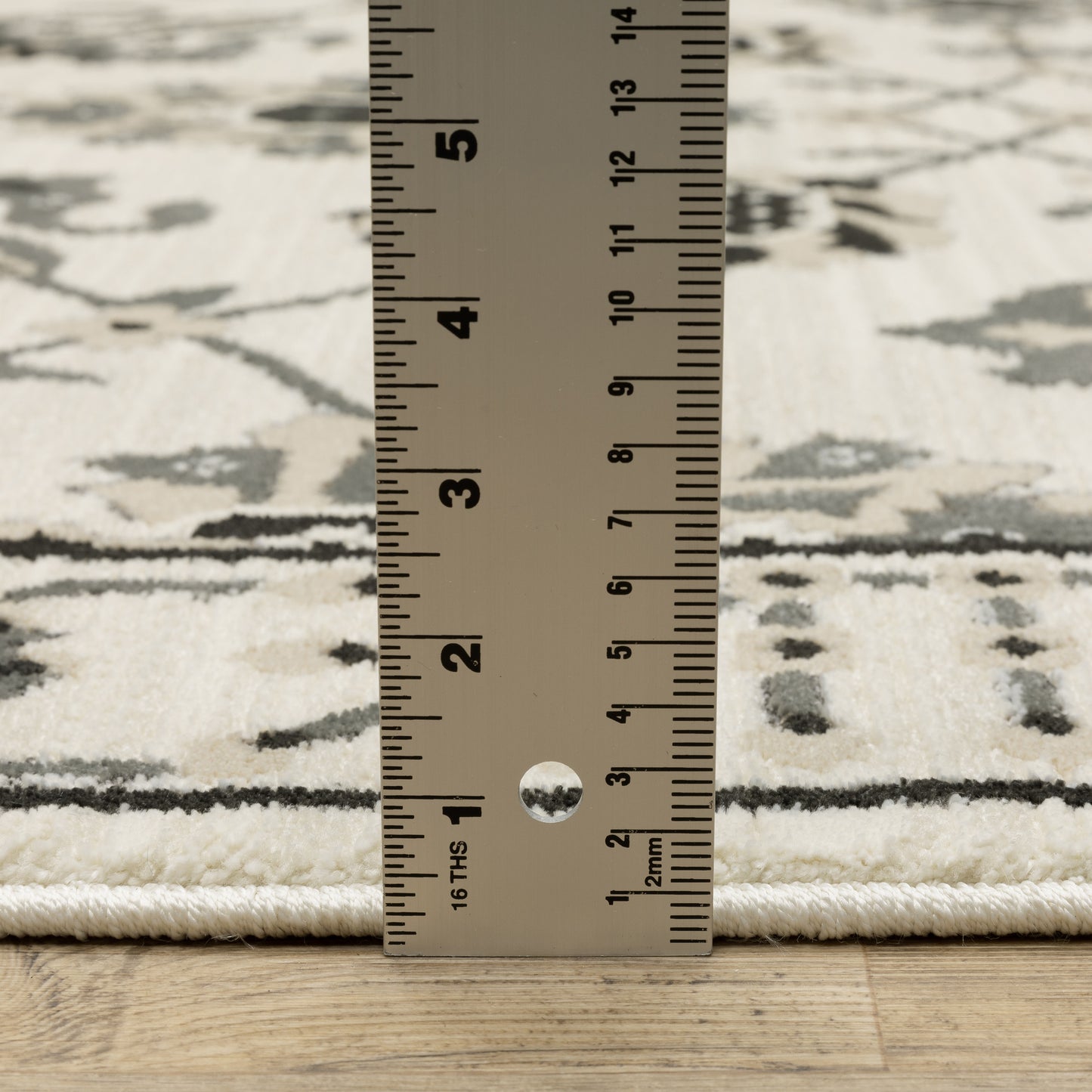 Raylan Floral Ivory/ Grey Oriental Cut Pile Rug
