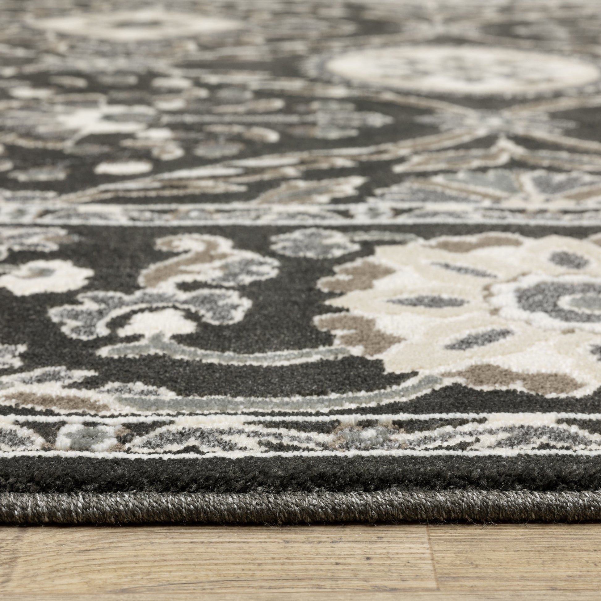 Raylan Trefoil Black/ Grey Oriental Cut Pile Rug
