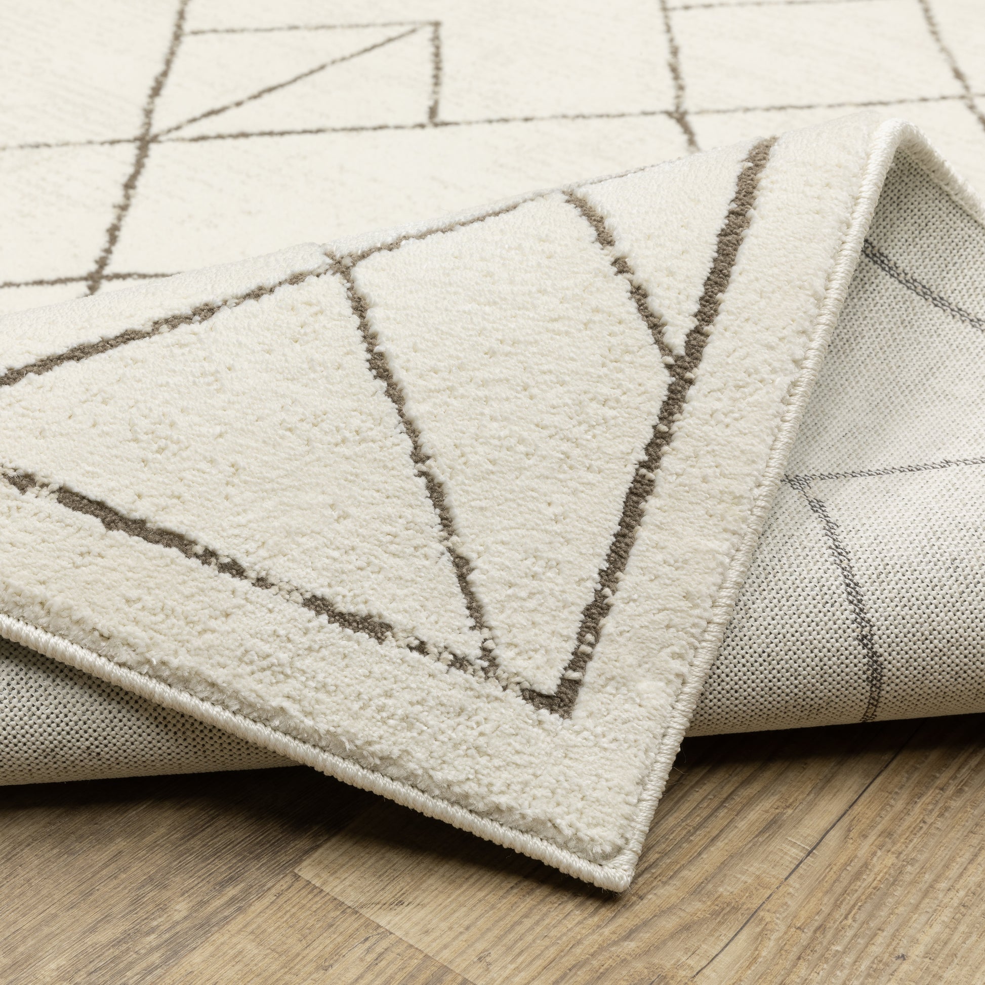 Raylan Geometric Ivory/ Brown Cut Pile Rug