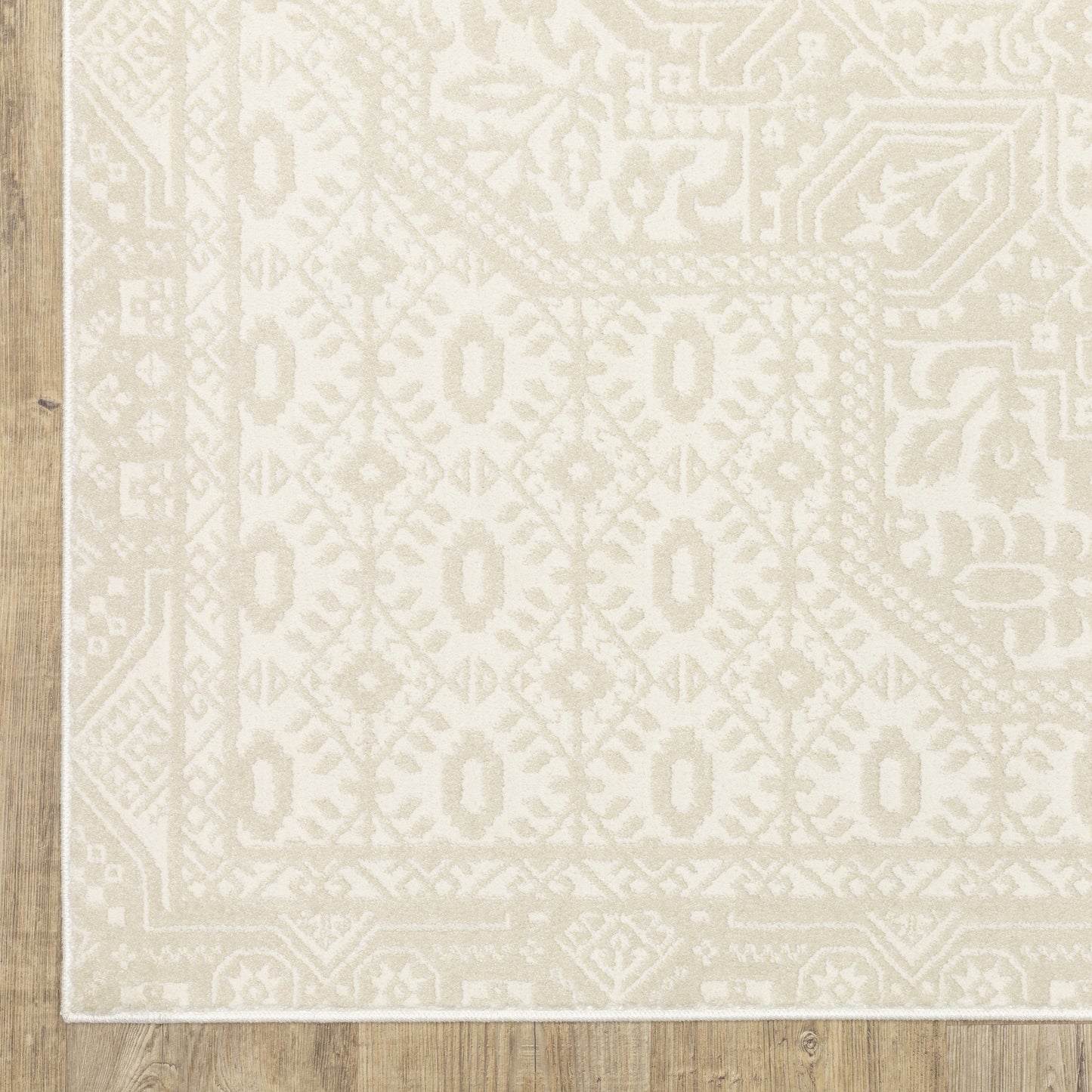 Raylan Medallion Ivory/ Ivory Oriental Cut Pile Rug