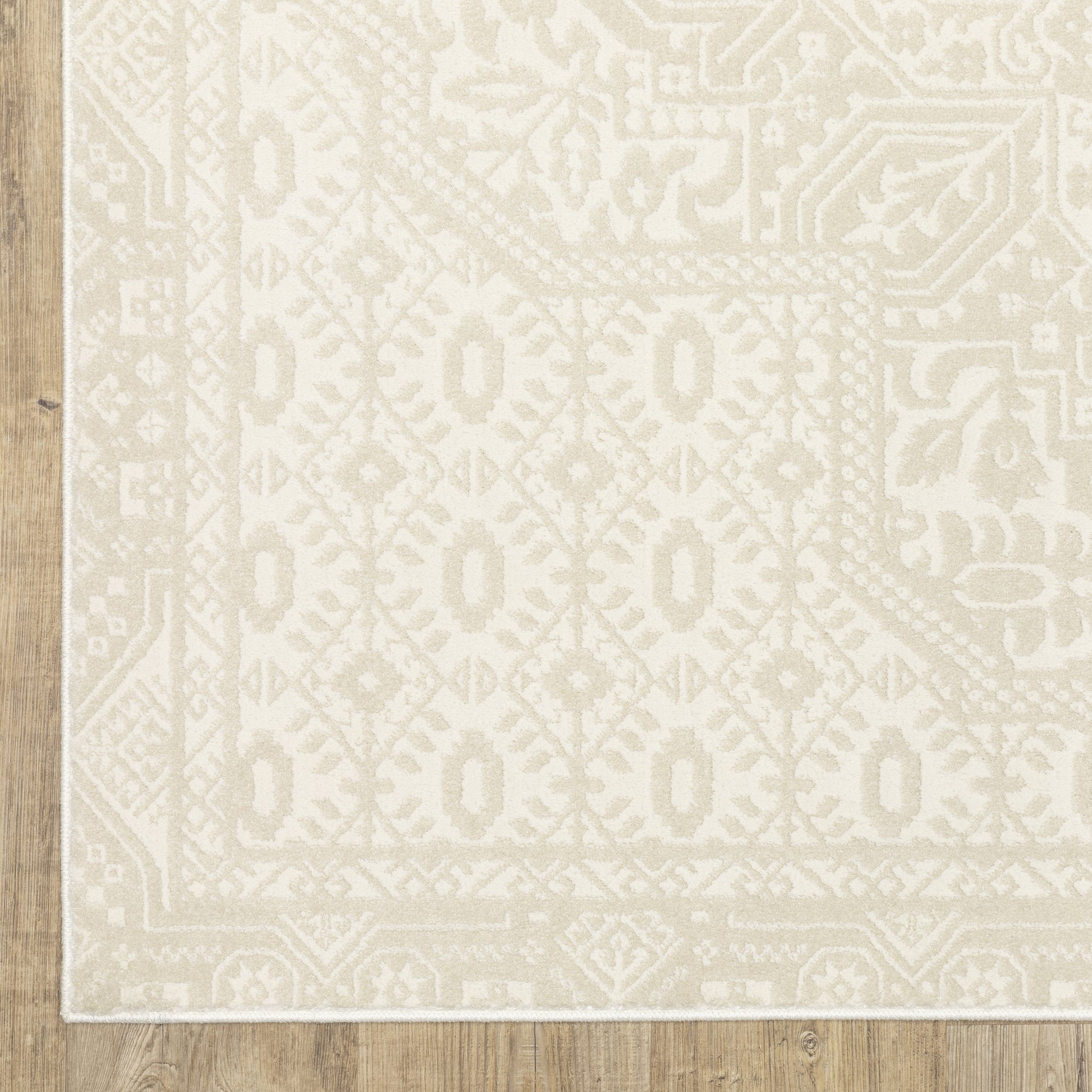 Raylan Medallion Ivory/ Ivory Oriental Cut Pile Rug