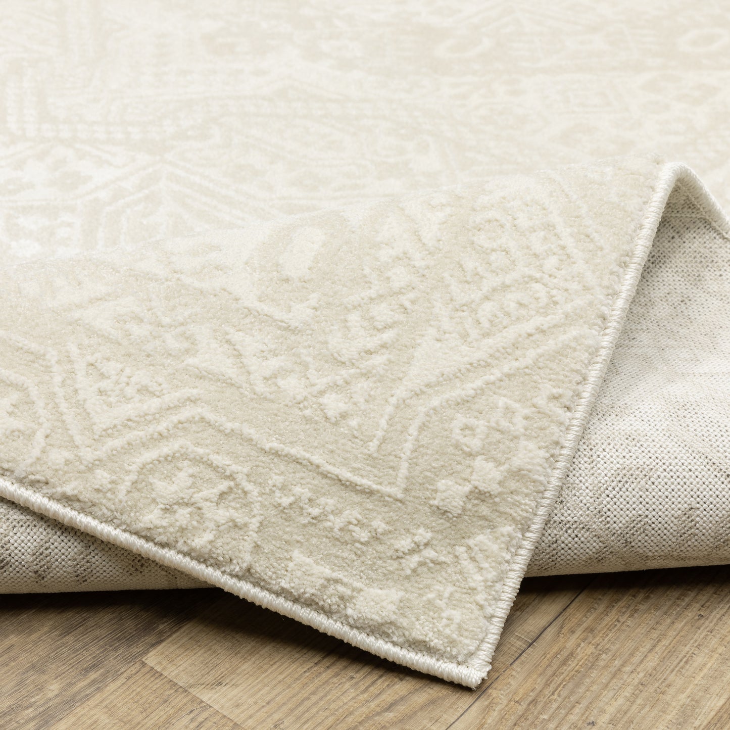 Raylan Medallion Ivory/ Ivory Oriental Cut Pile Rug