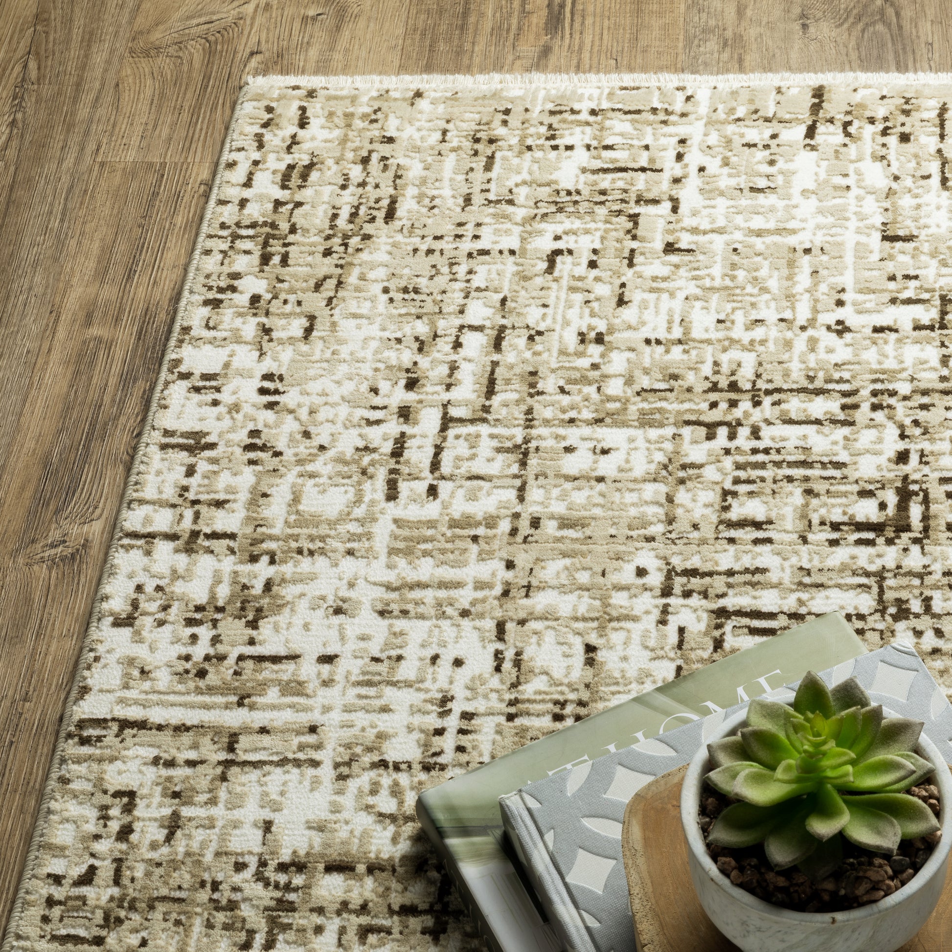 Reed Distressed Ivory/ Brown Abstract Cut Pile Rug