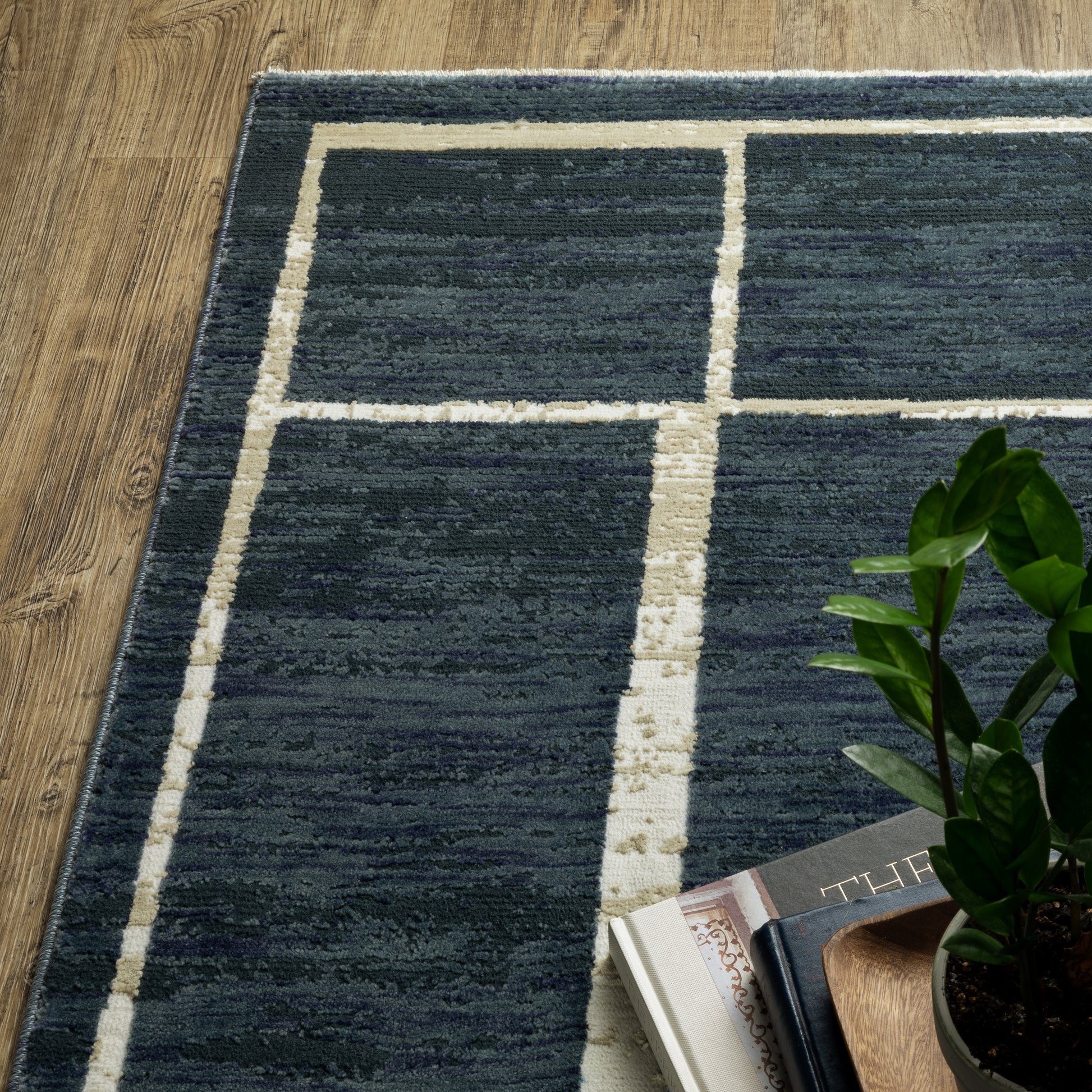 Reed Geometric Blue/ Ivory Cut Pile Rug