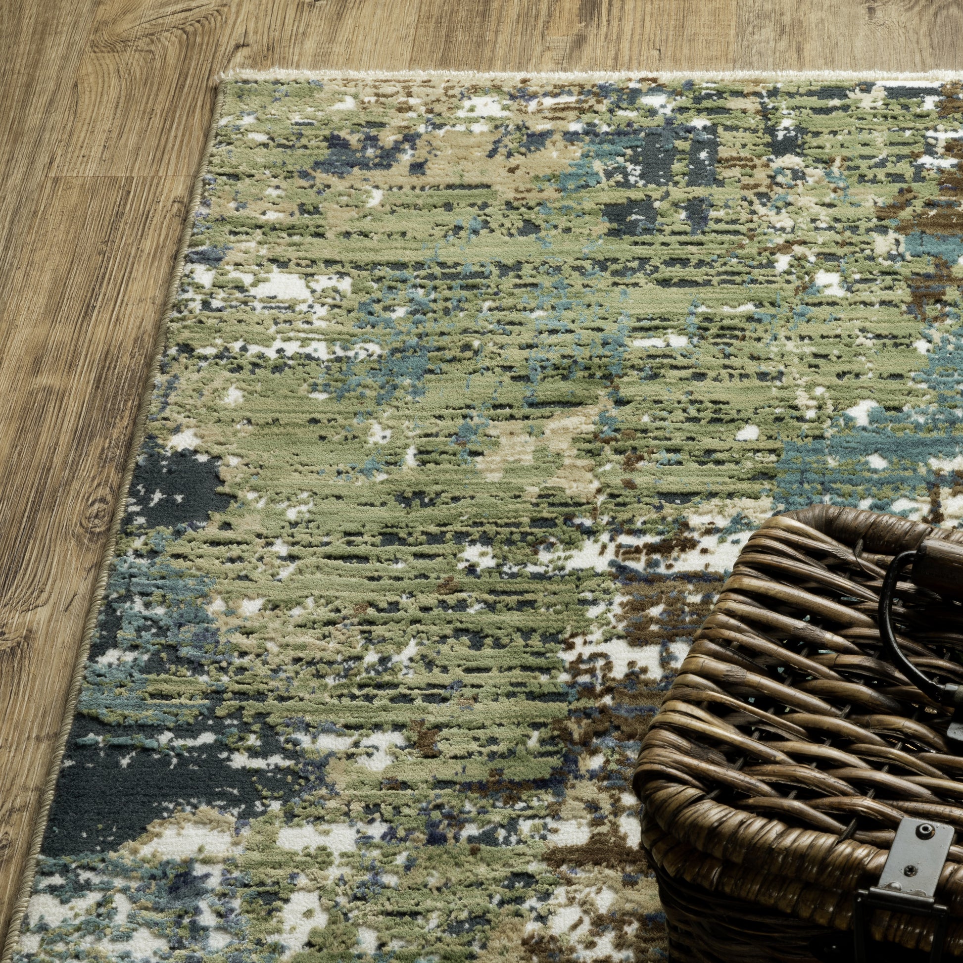 Reed Distressed Blue/ Green Abstract Cut Pile Rug