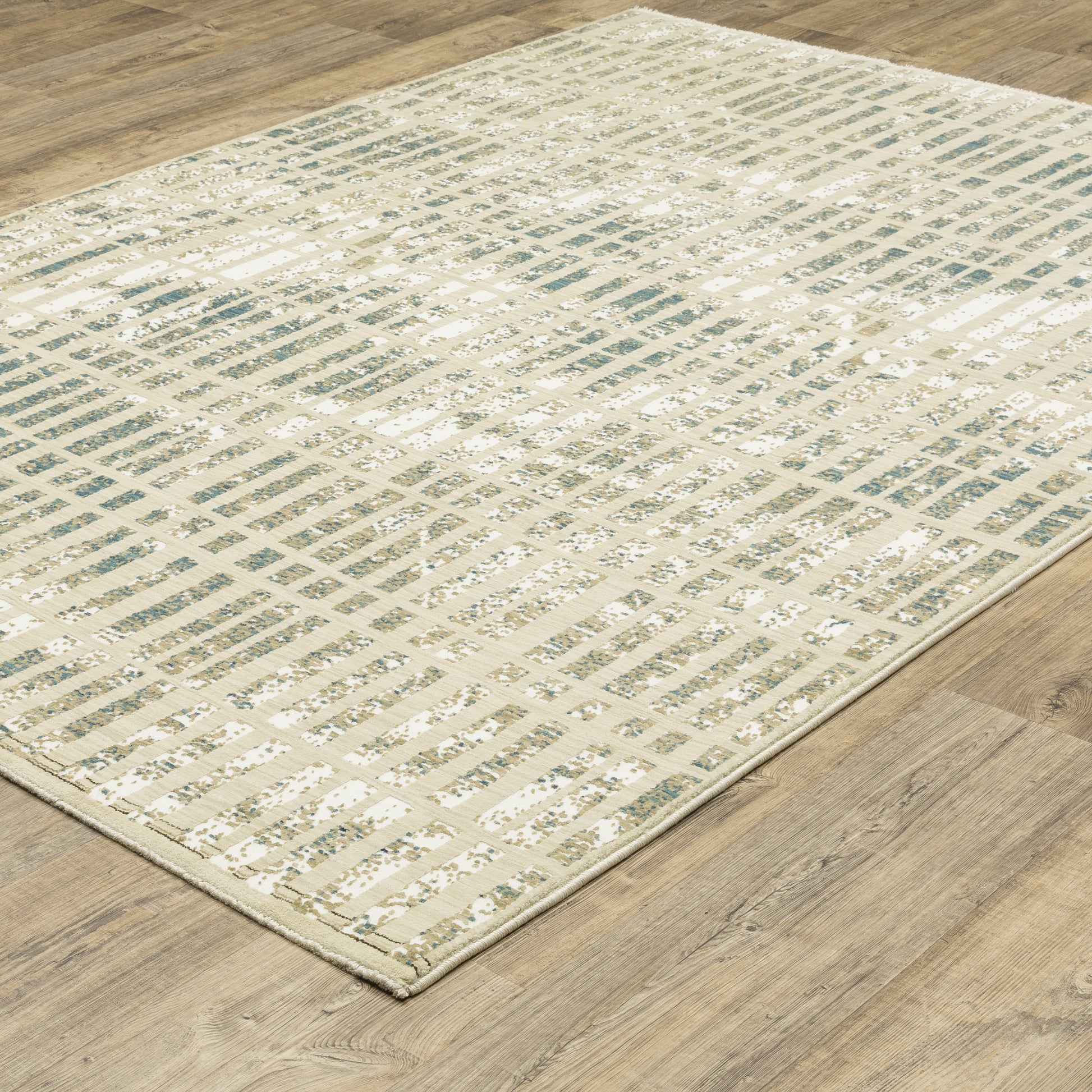 Reed Distressed Ivory/ Blue Geometric Cut Pile Rug