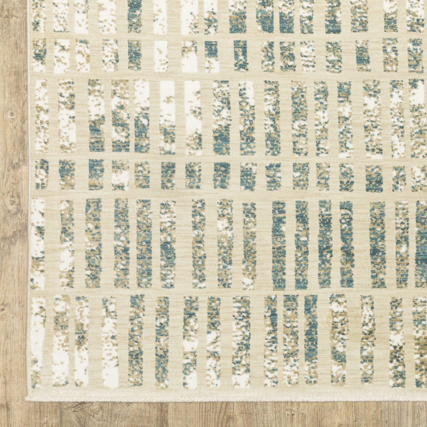 Reed Distressed Ivory/ Blue Geometric Cut Pile Rug
