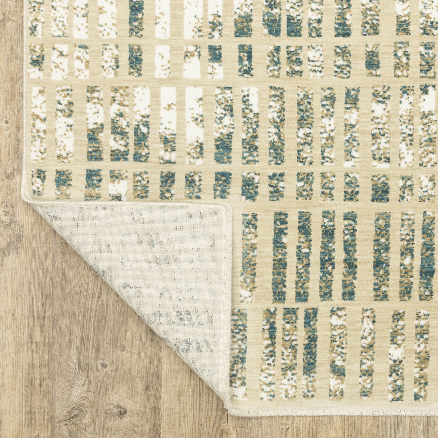 Reed Distressed Ivory/ Blue Geometric Cut Pile Rug