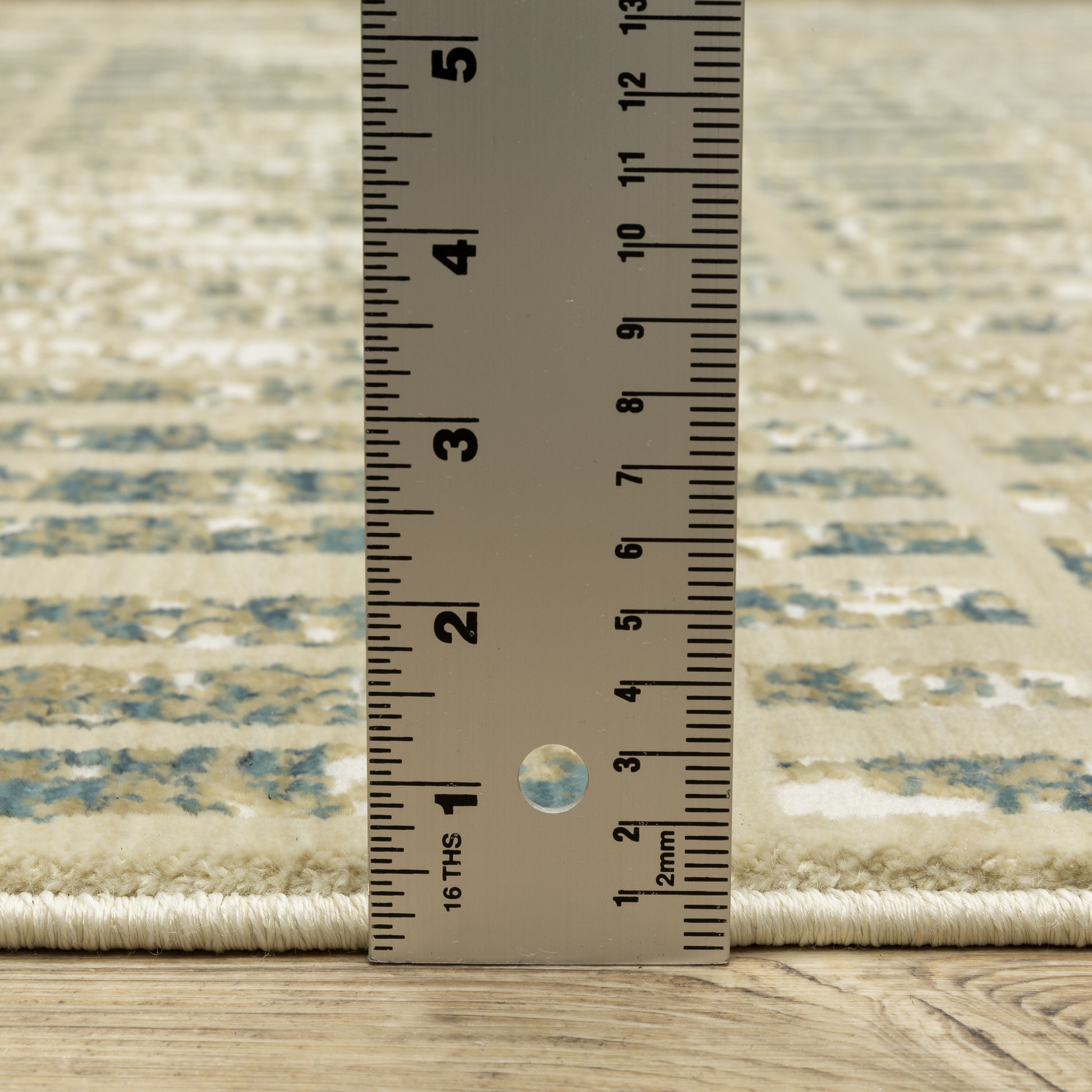 Reed Distressed Ivory/ Blue Geometric Cut Pile Rug