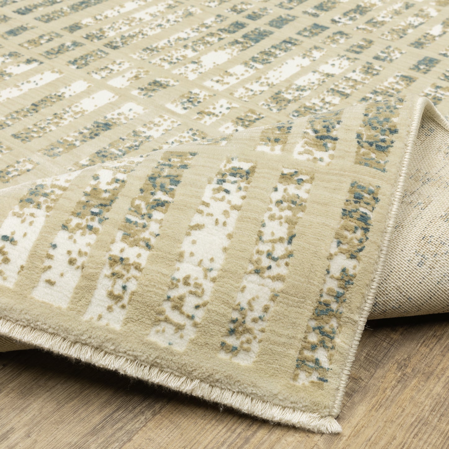Reed Distressed Ivory/ Blue Geometric Cut Pile Rug