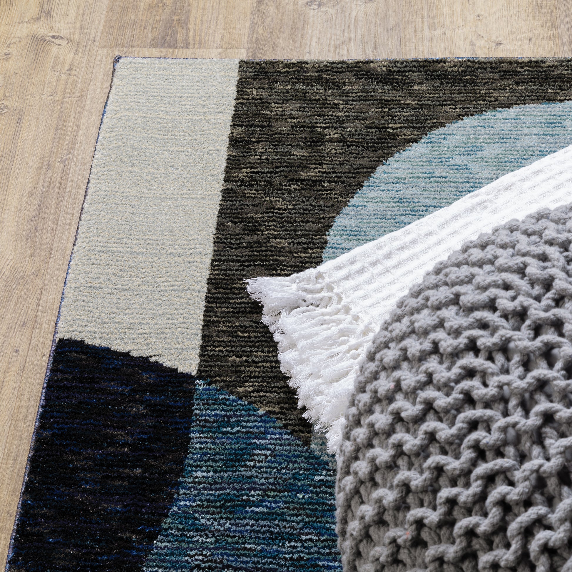Strada Geometric Blue/ Grey Cut Pile Rug