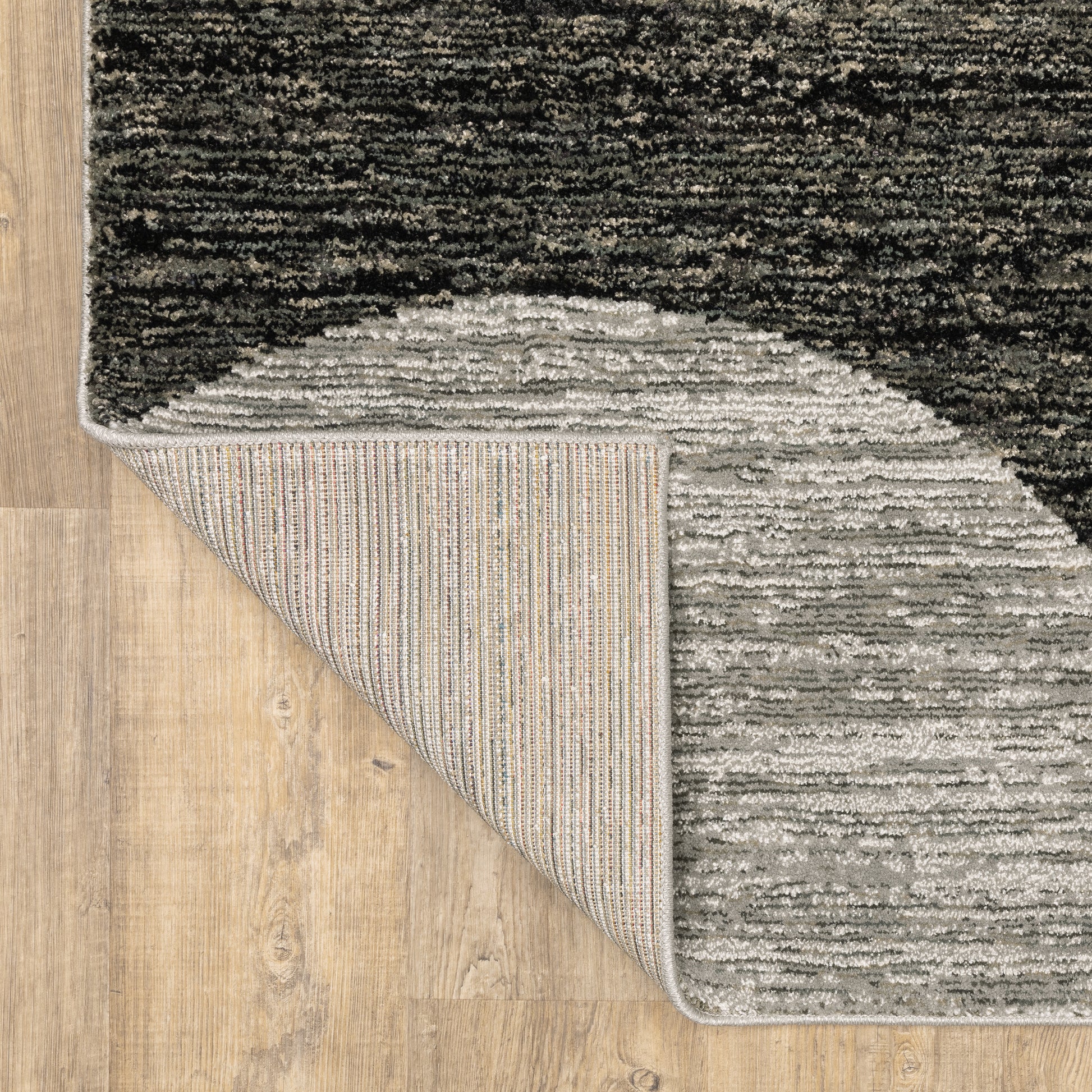 Strada Geometric Charcoal/ Grey Cut Pile Rug