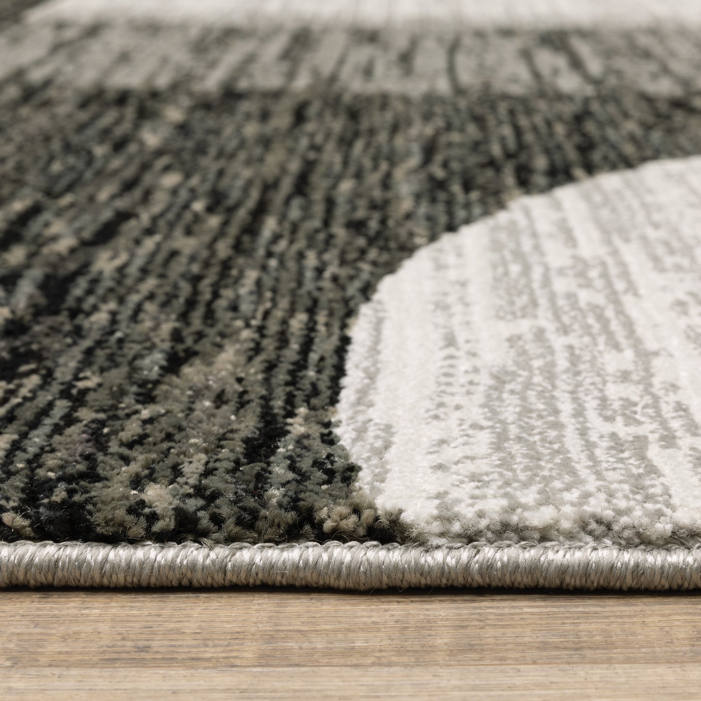 Strada Geometric Charcoal/ Grey Cut Pile Rug