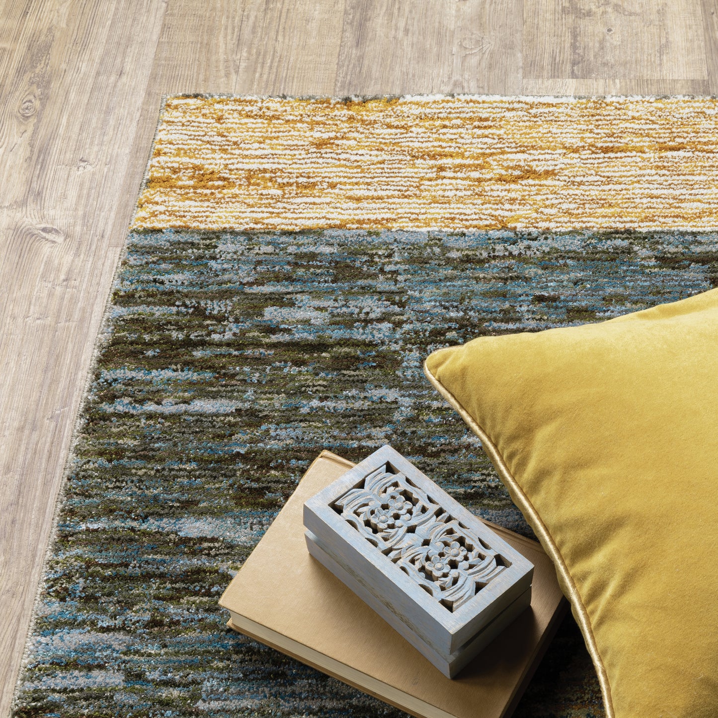 Strada Geometric Gold/ Blue Cut Pile Rug
